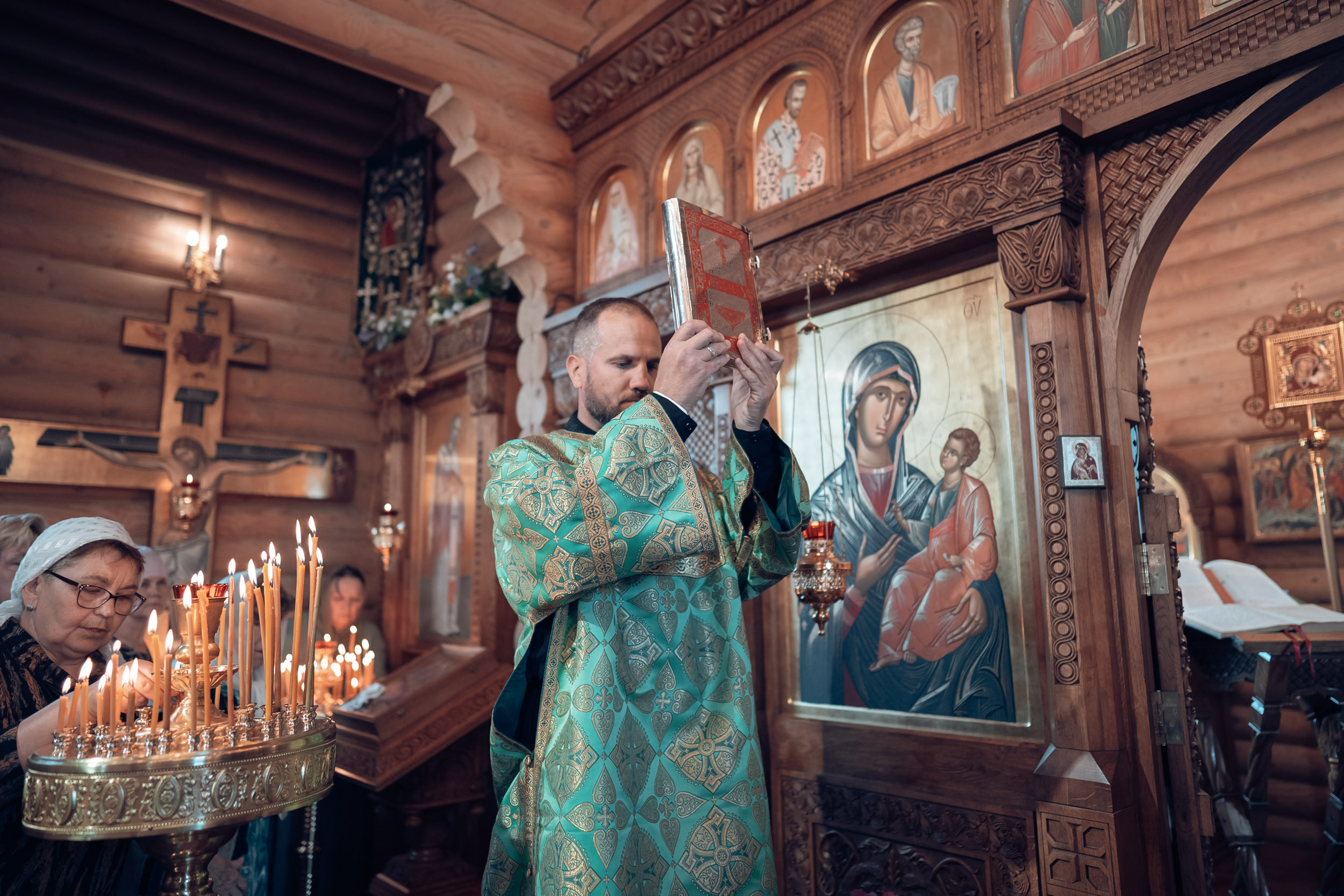 Праздник Святой Троицы в храме Прп. Сергия Радонежского г. Севастополь. Церковный фотограф Севастополь