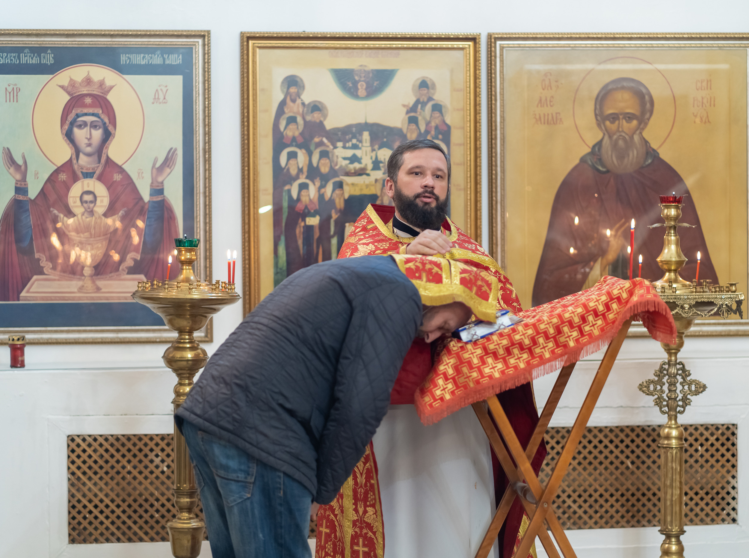 Пасха в Храме Всех Святых в земли Русской мкрн. Северо-Задонск Тульская область. Церковный фотограф Севастополь