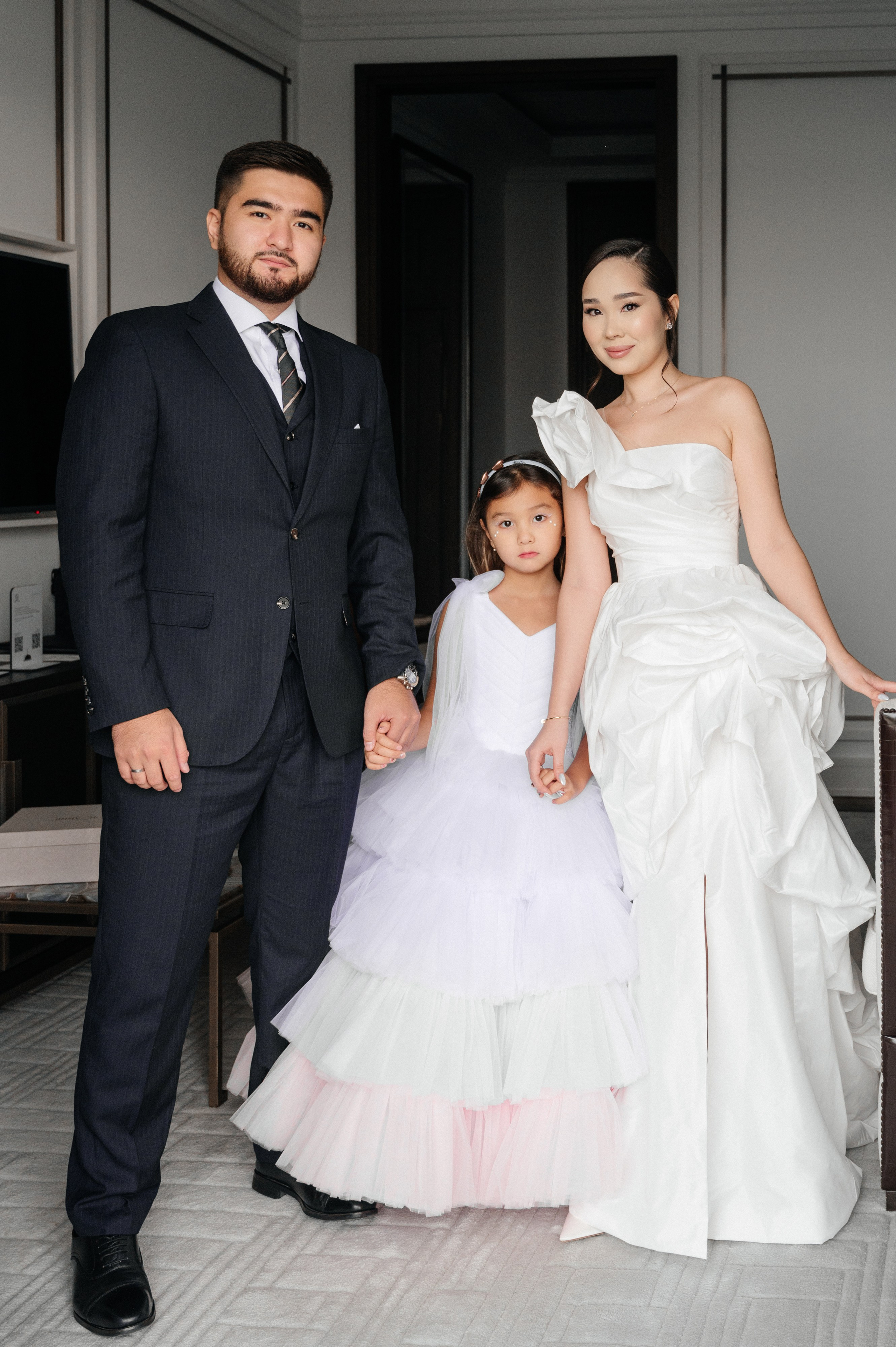 ANEL QYZ UZATU. HOME