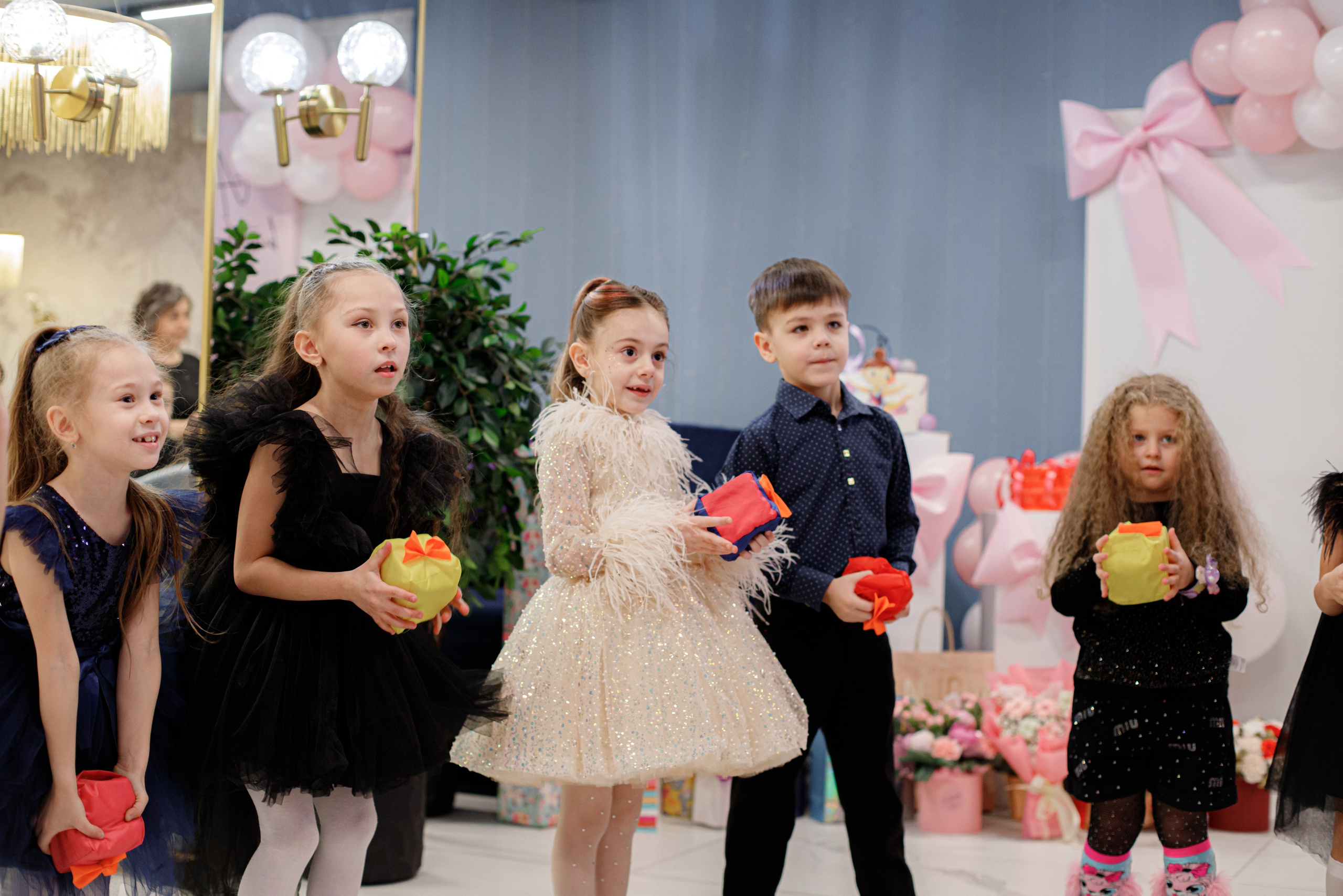 ASIA'S BIRTHDAY PARTY. Photokarish