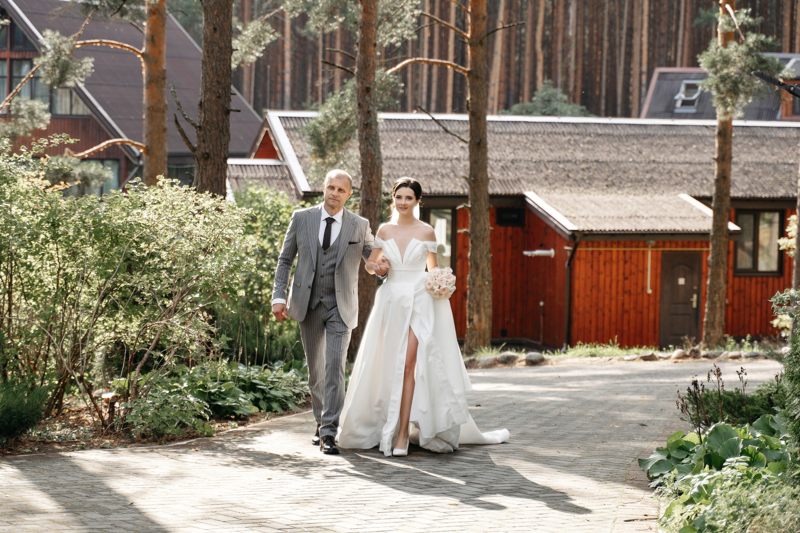 Сверкай, как молния, танцуй, как в последний раз. Олег и Мария Ивановы фотограф и видеограф в Пскове Санкт - Петербурге