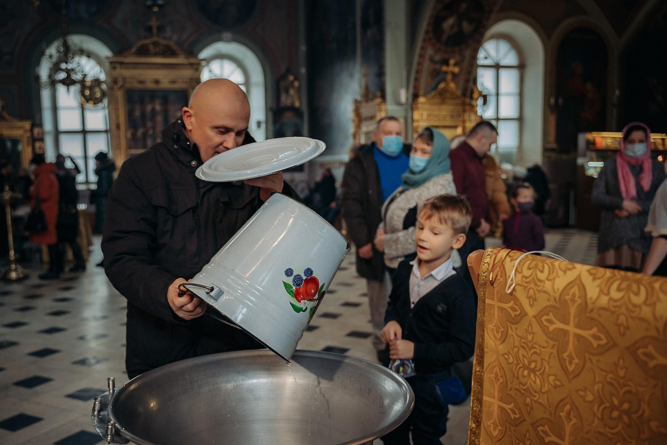 Фотограф на крещение в Балашихе в Церкви Рождества