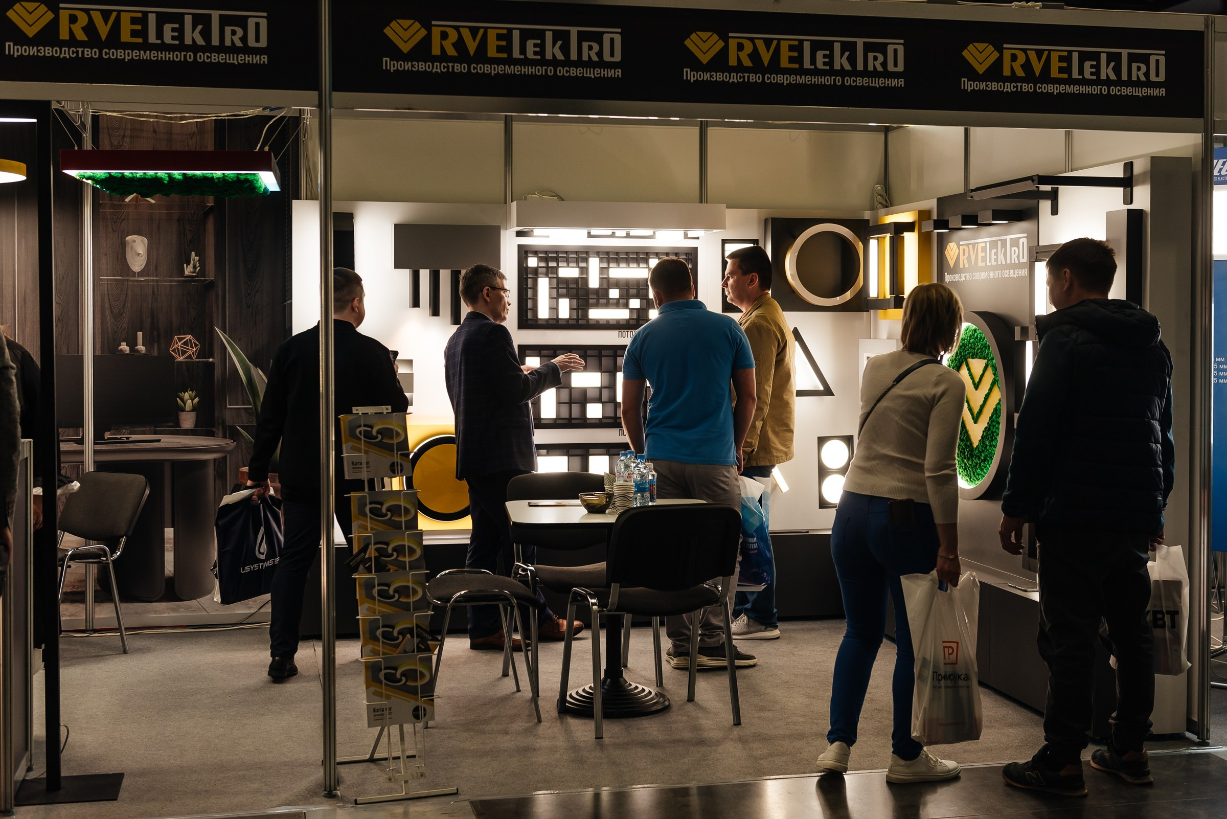 Репортажная съёмка на форуме ЭТМ. Свадебный фотограф в Санкт-Петербурге Венера Ахметова