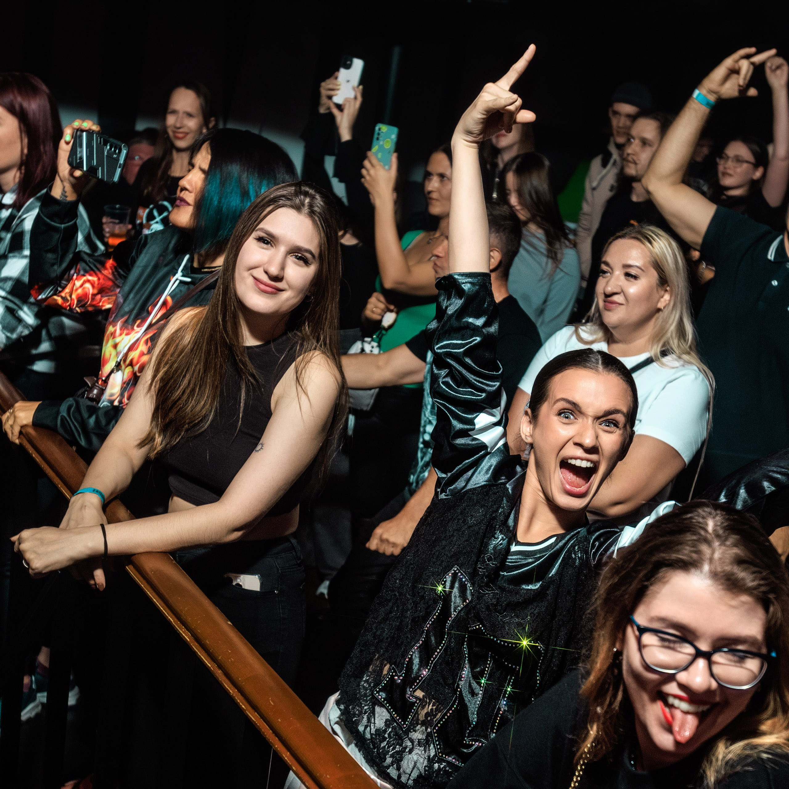 30.08.25 Олдскулы. Репортажный фотограф Екатеринбург | Яркий, качественный репортаж | Концерты, клубы, репортаж, праздники, корпоративы