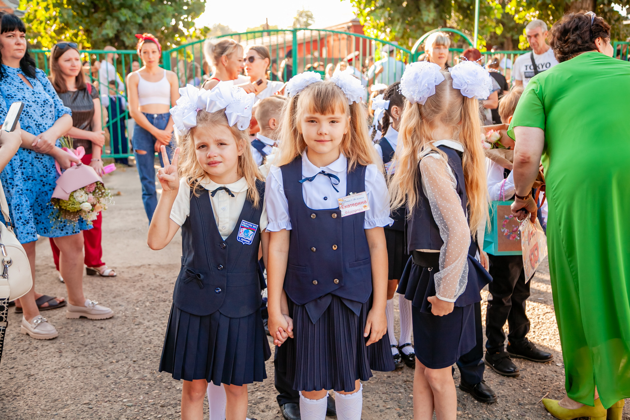 1 сентября линейка. Свадебный и семейный фотограф в Армавире