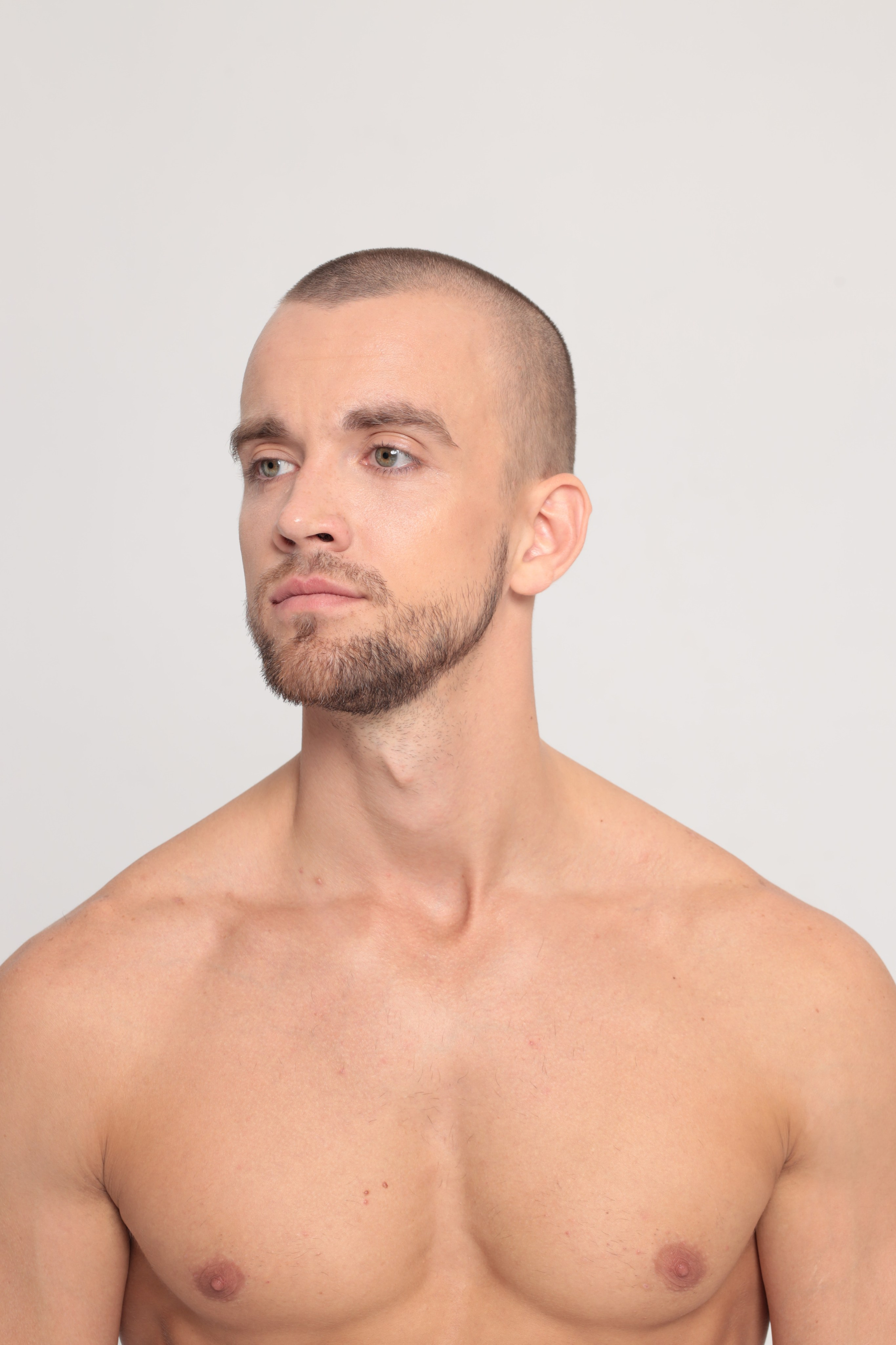 Модель Владислав Л. (177 см, 120/77/90)