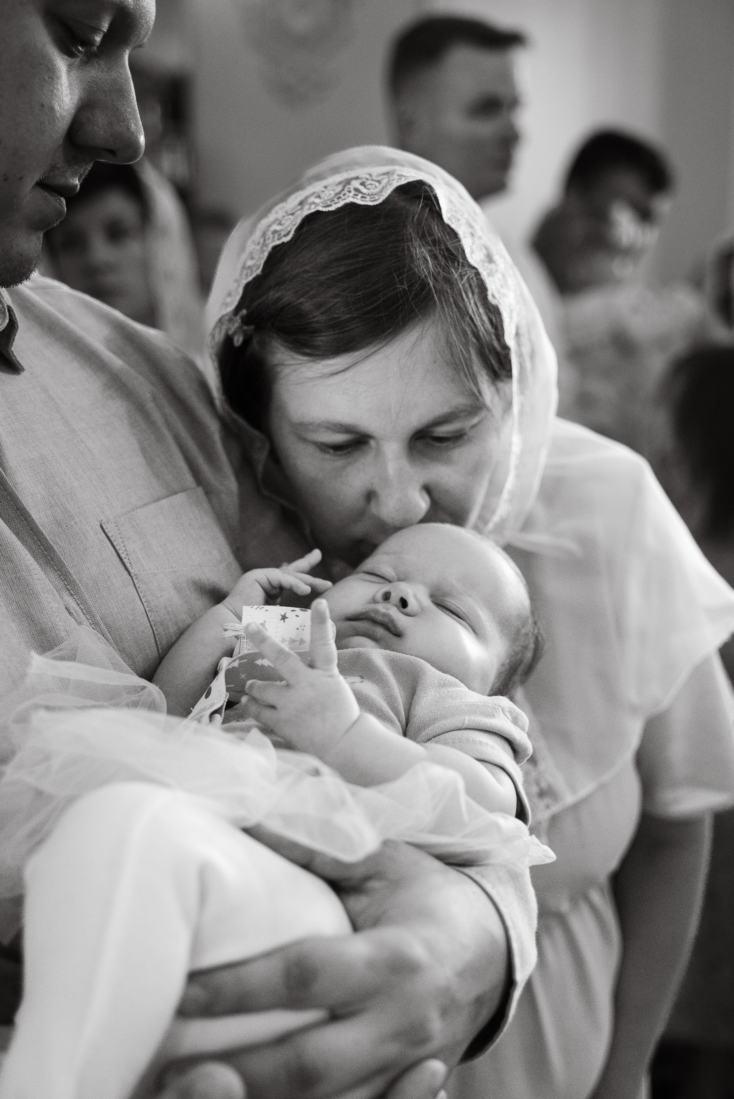 Крещение в Церкви Преображения Господня в Спас-Темне. Фотограф Ксения Огородова портфолио