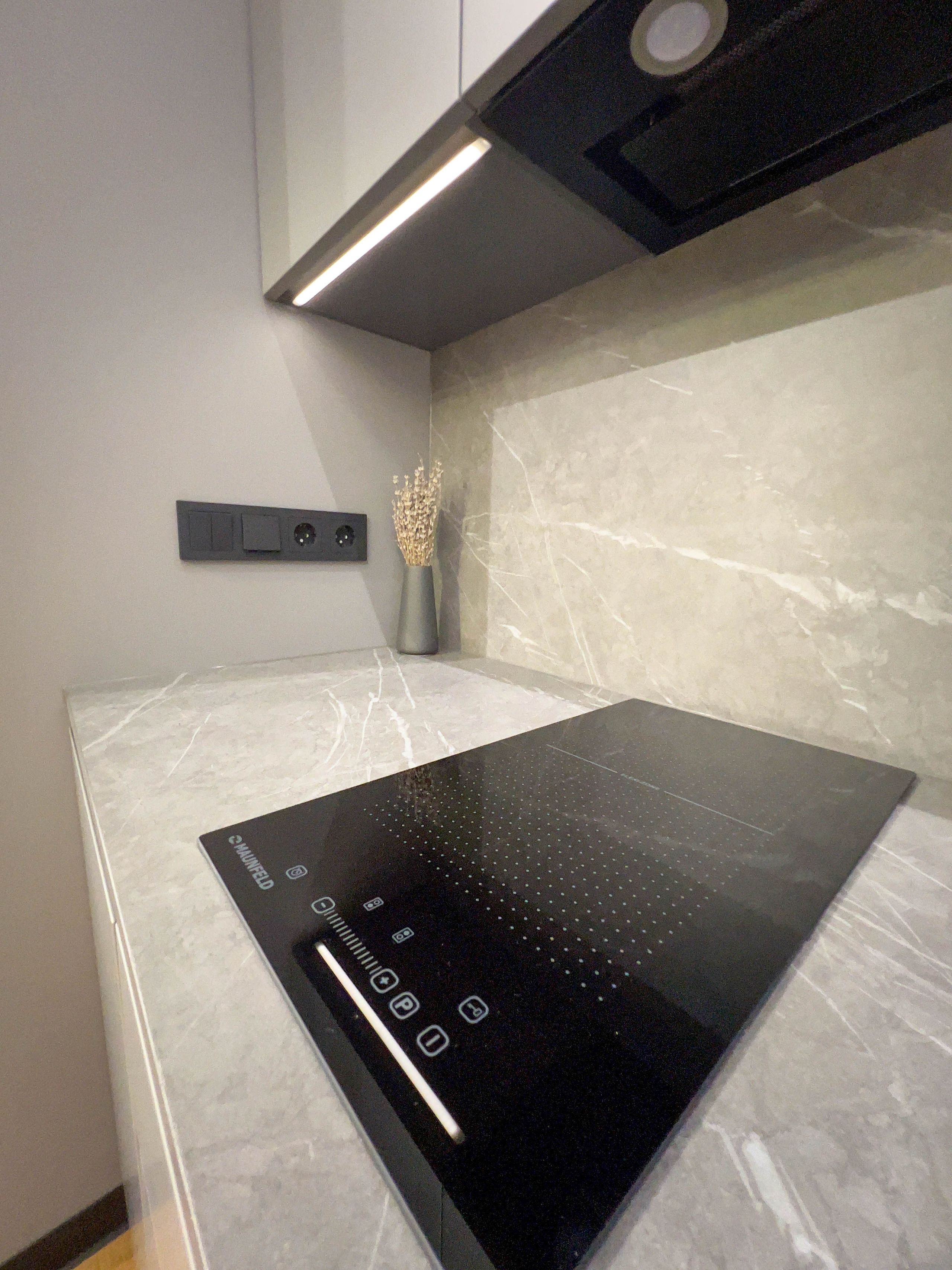 The apartment is on two levels. Fotograf Dmitrii Donets