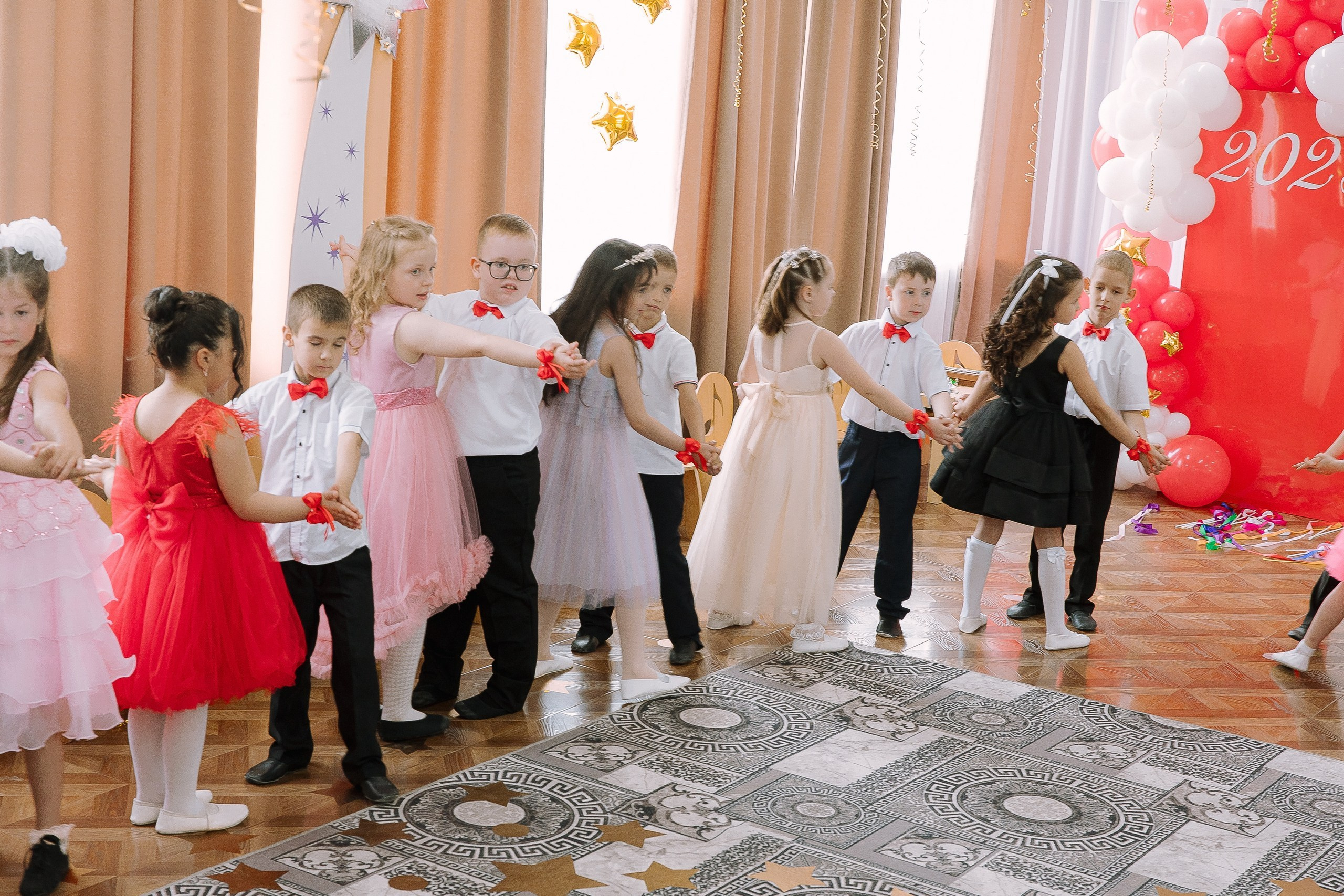 Выпускной в ДС 26. Выпускные альбомы Натальи Бутко: Новороссийск, Анапа, Геленджик