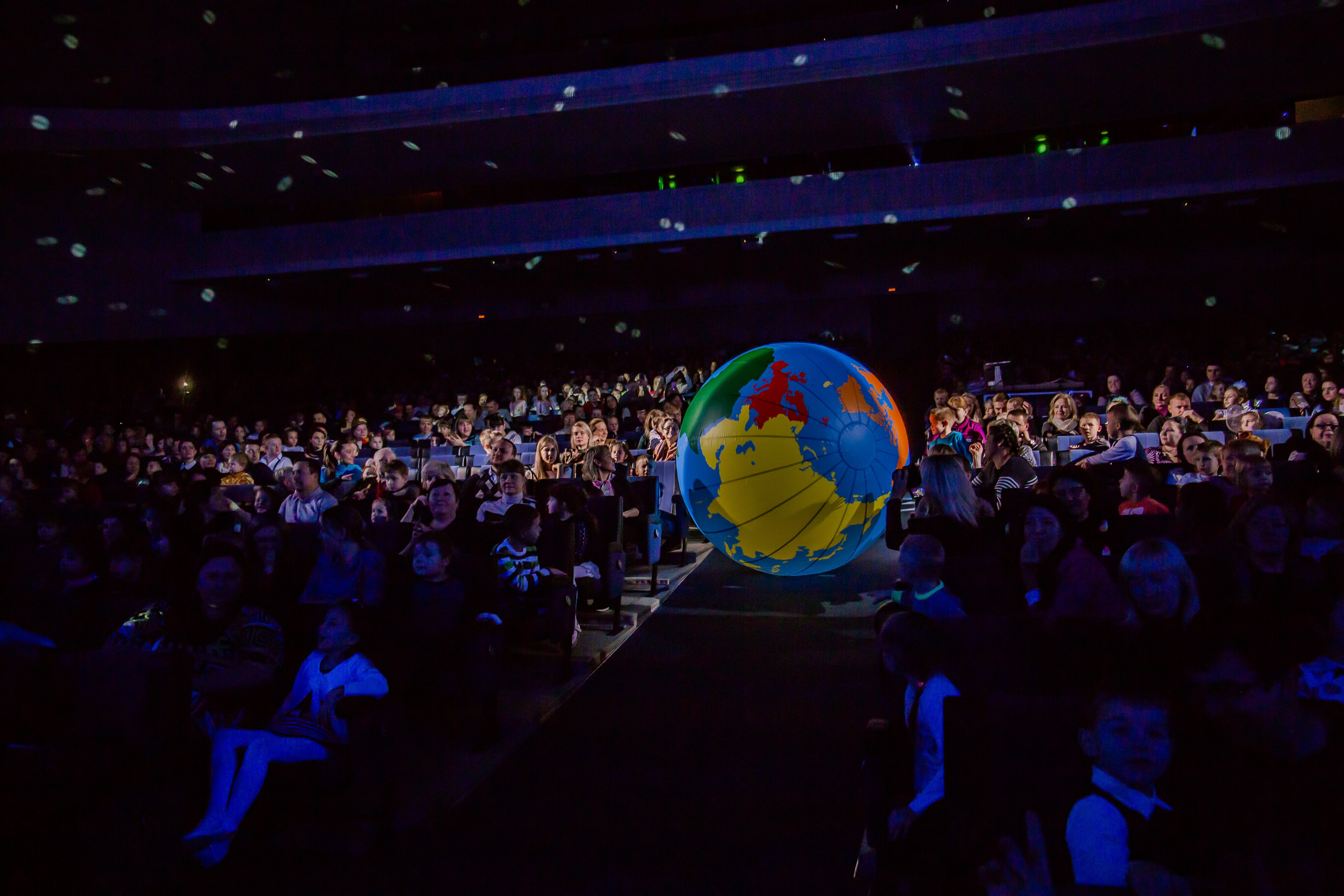 Репортаж — детская елка в БКЗ. Свадебный и семейный фотограф в Санкт-Петербурге Макеева Наталья