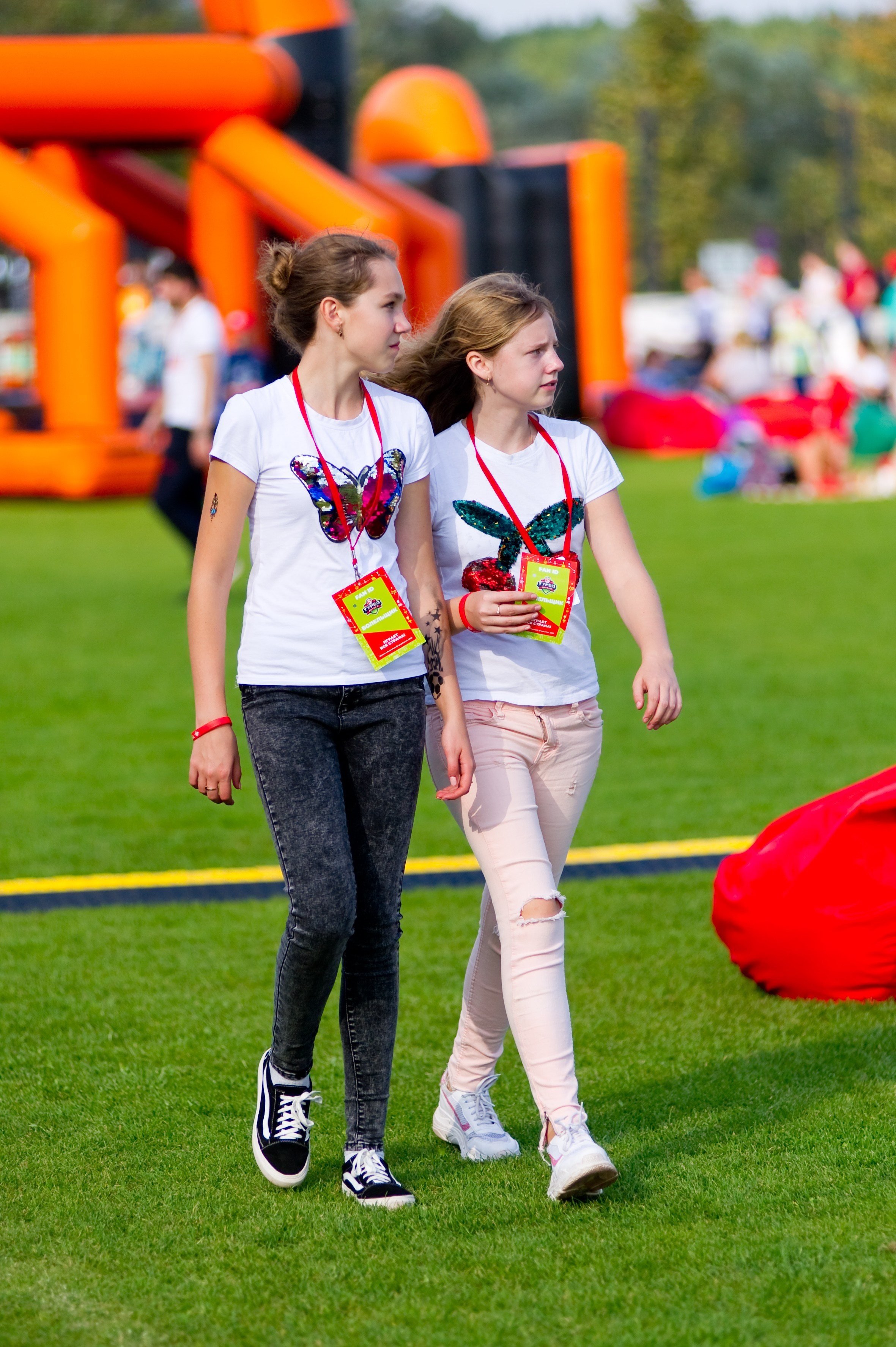 Турбофутбол (корпоративное соревнование «Пятерочки»). Репортажный фотограф и видеограф Слава Думчев. Тимбилдинги, отчетники, корпоративы