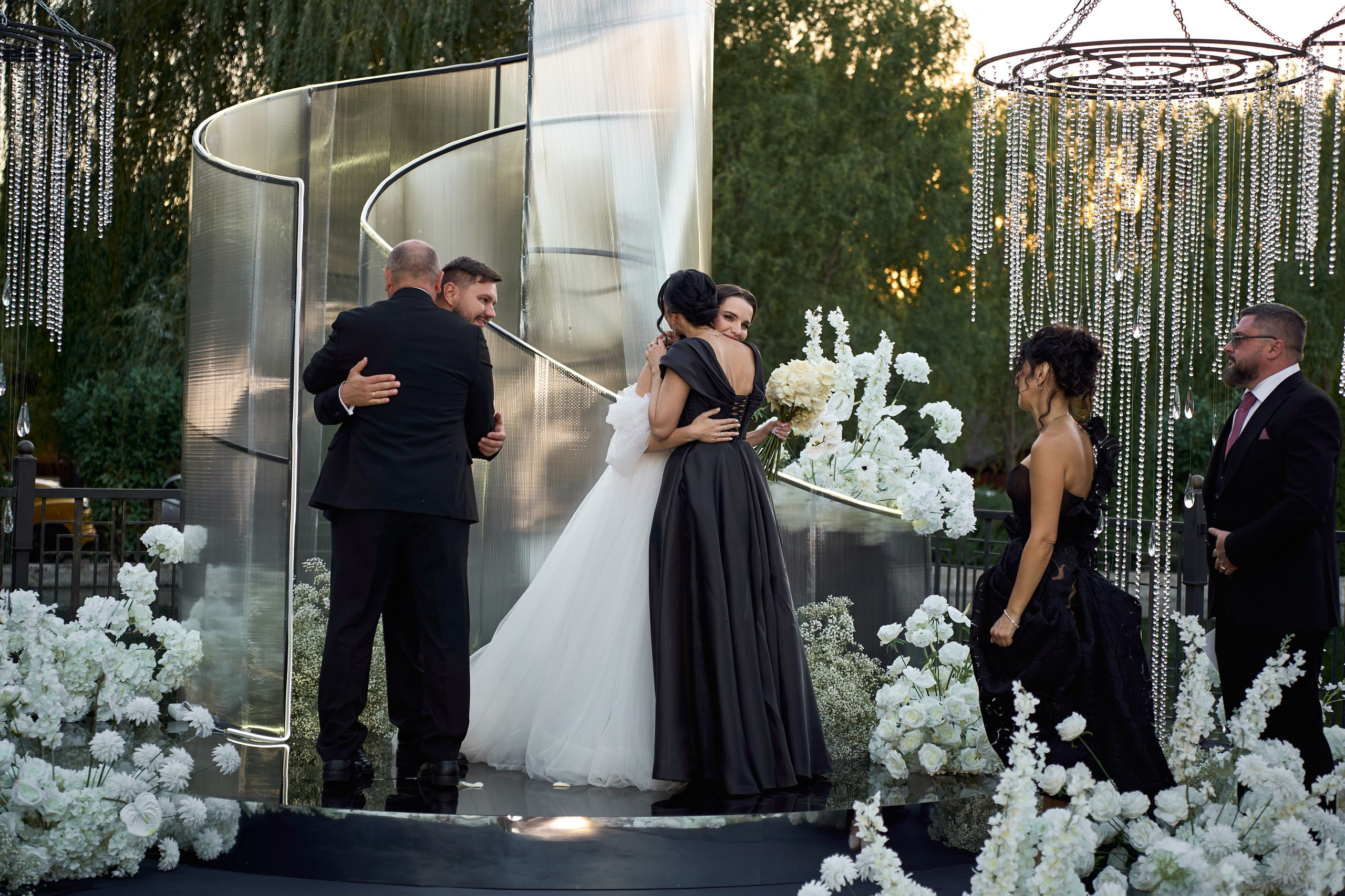 Свадьба с искусственным интеллектом в Усадьбе фамилии от ТВИНС СТУДИО лучших фотографов Краснодара. ТВИНС СТУДИО — лучшие свадебные фотографы и видеографы в Краснодаре