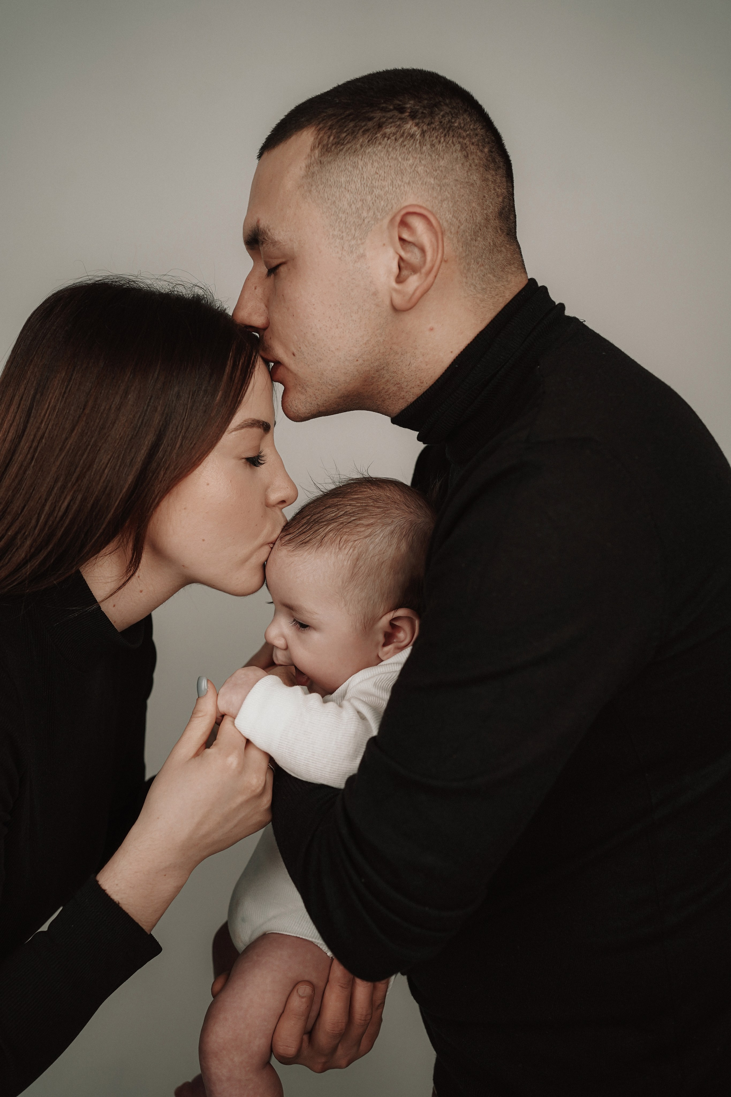 Фотосессия в фотостудии Новочеркасска «Рафинад». Свадебный фотограф в Ростове-на-Дону. Таинство Крещения и Венчания, семейные фотосессии. Алёна Чёботова