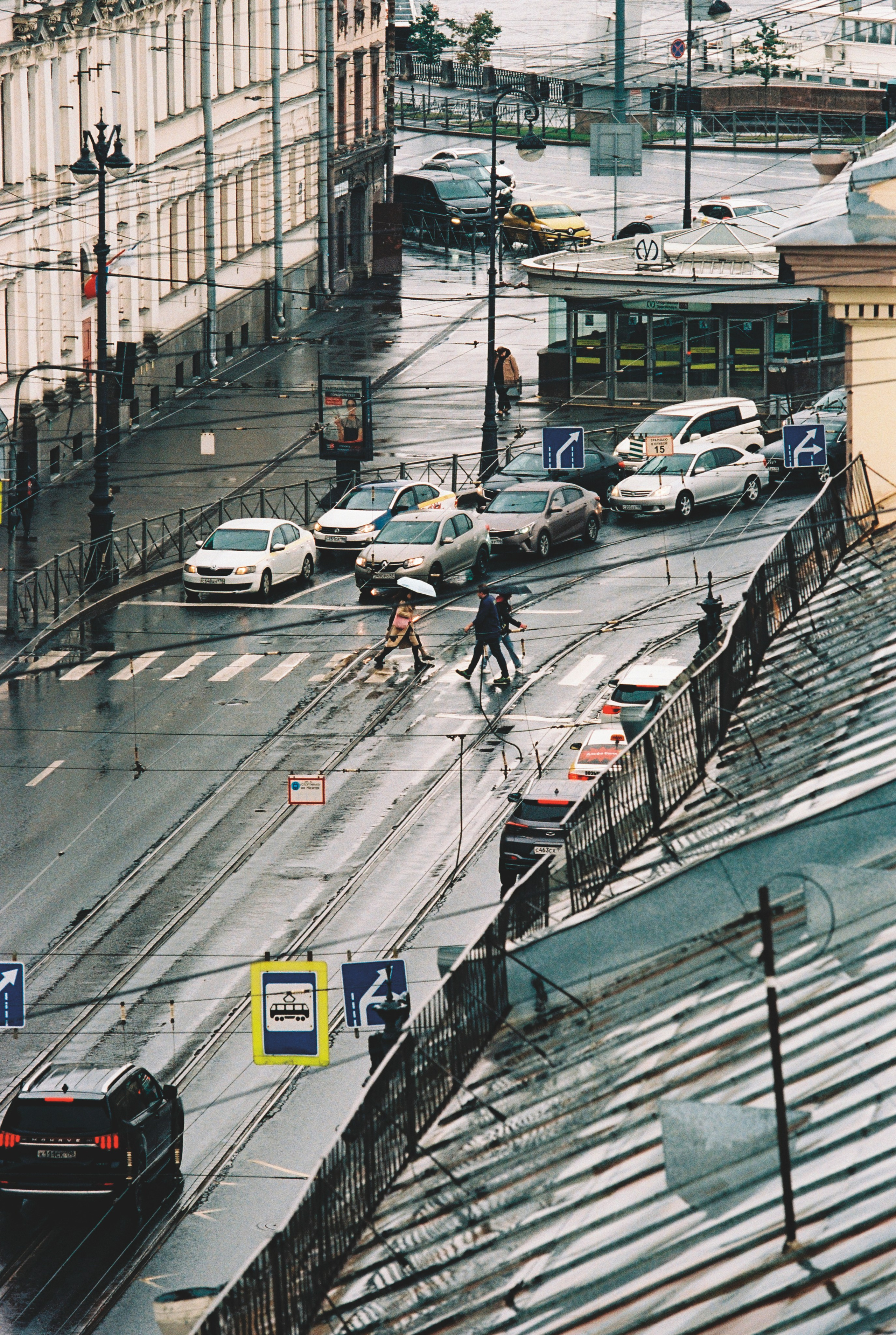 Фотографии цветные. Свадебный и семейный пленочный фотограф в Петербурге Истомина Ирина