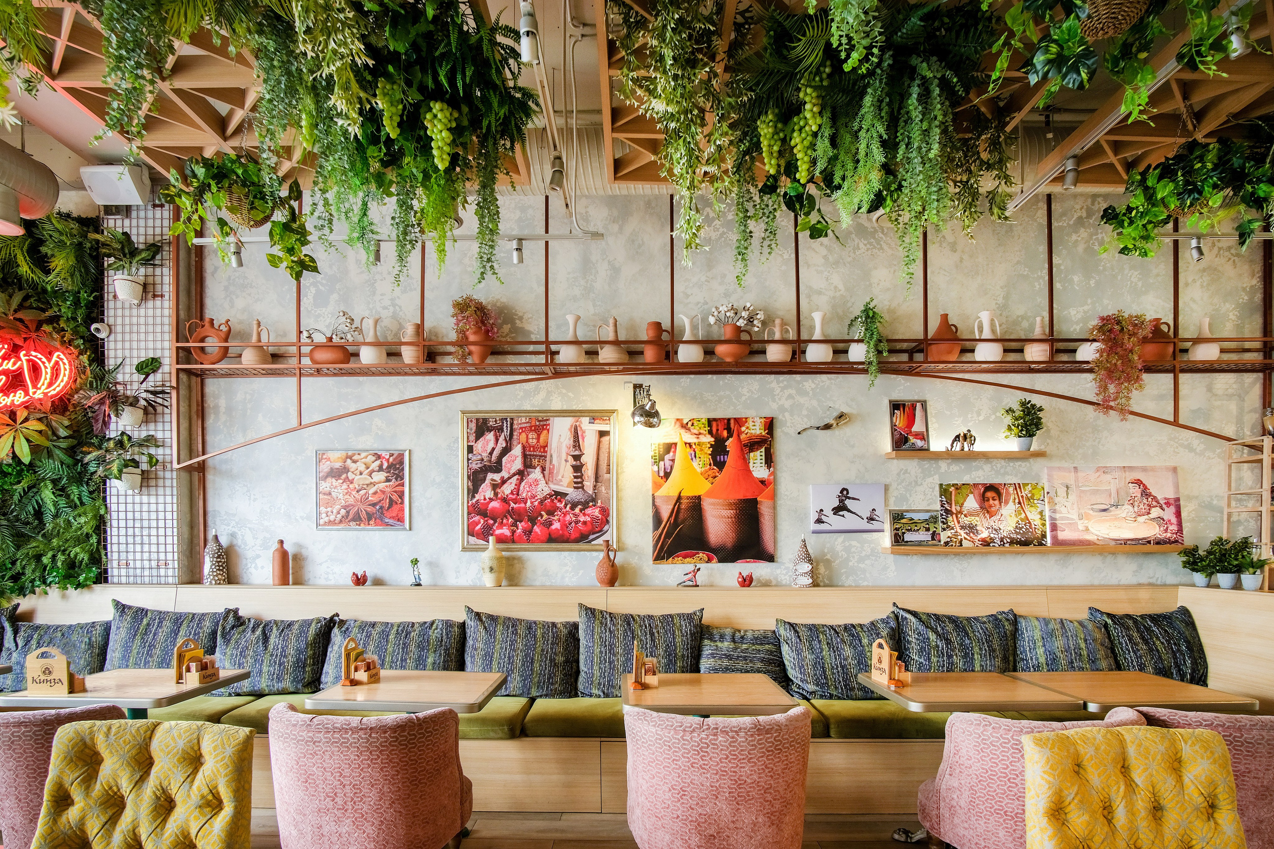 Фотография интерьера  кафе 