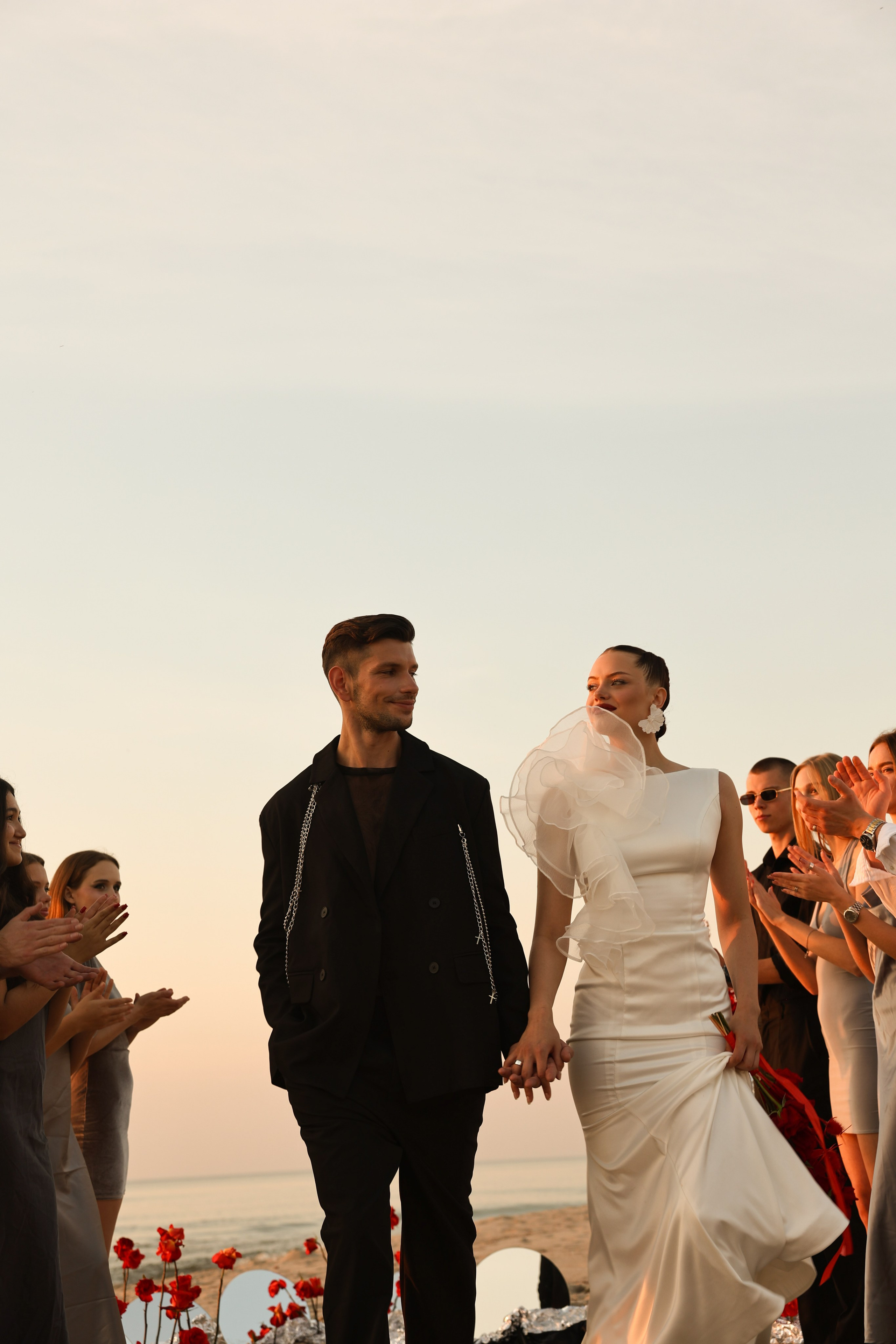 Камерная свадьба на берегу моря. Свадебный фотограф