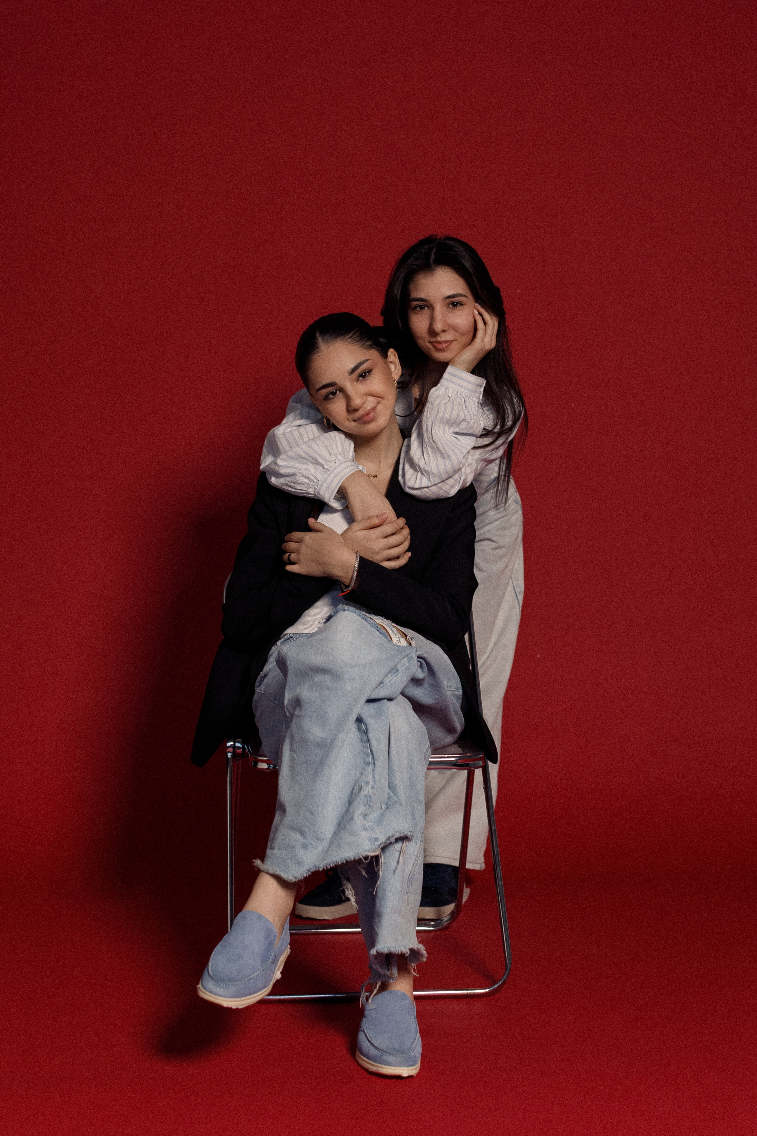 Фотосессия сестёр в студии. Фотограф во Владикавказе Юрий Геворгизов