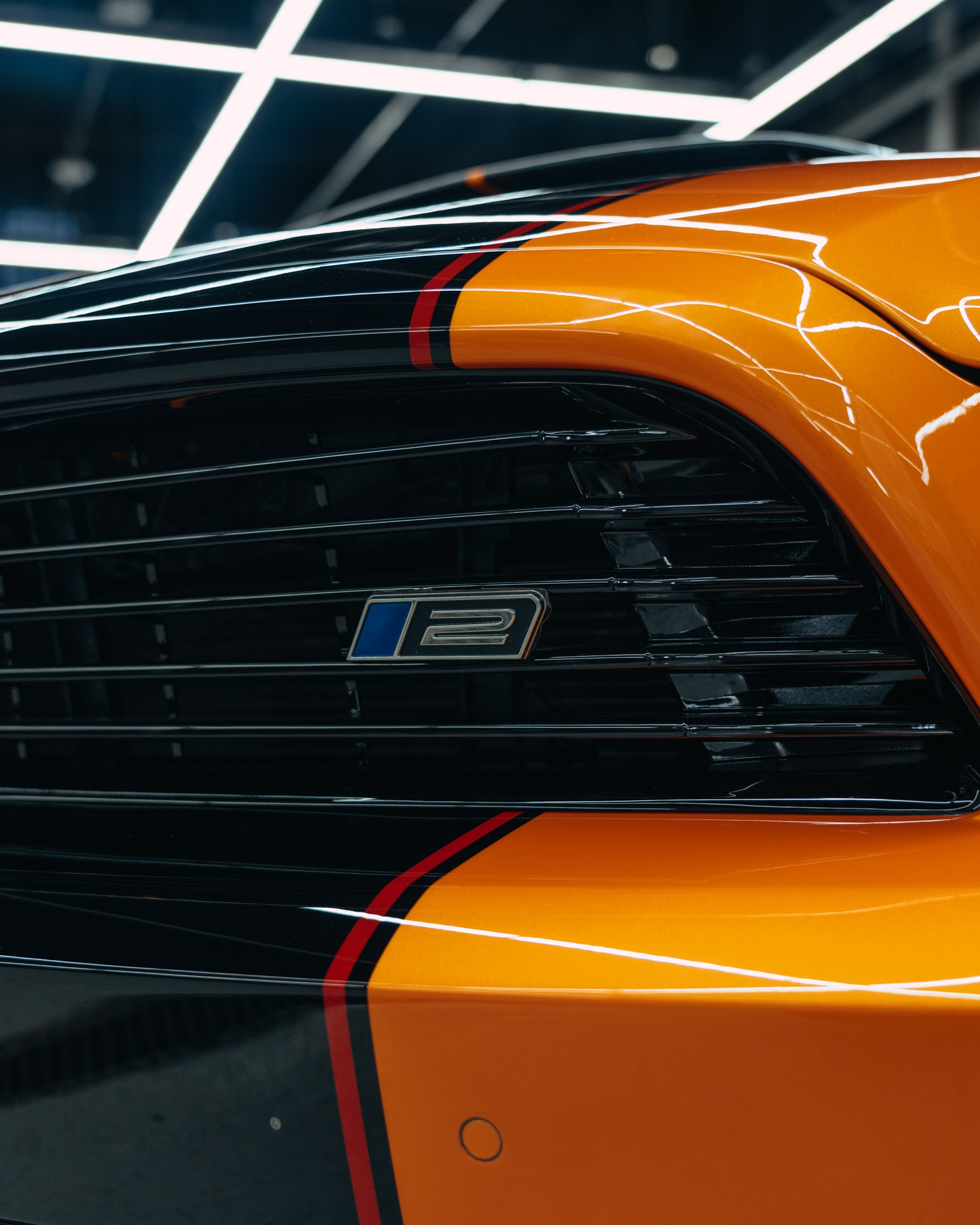 Ford Mustang Roush оранжевый окрас кузова и выкрас полос. DeLorein