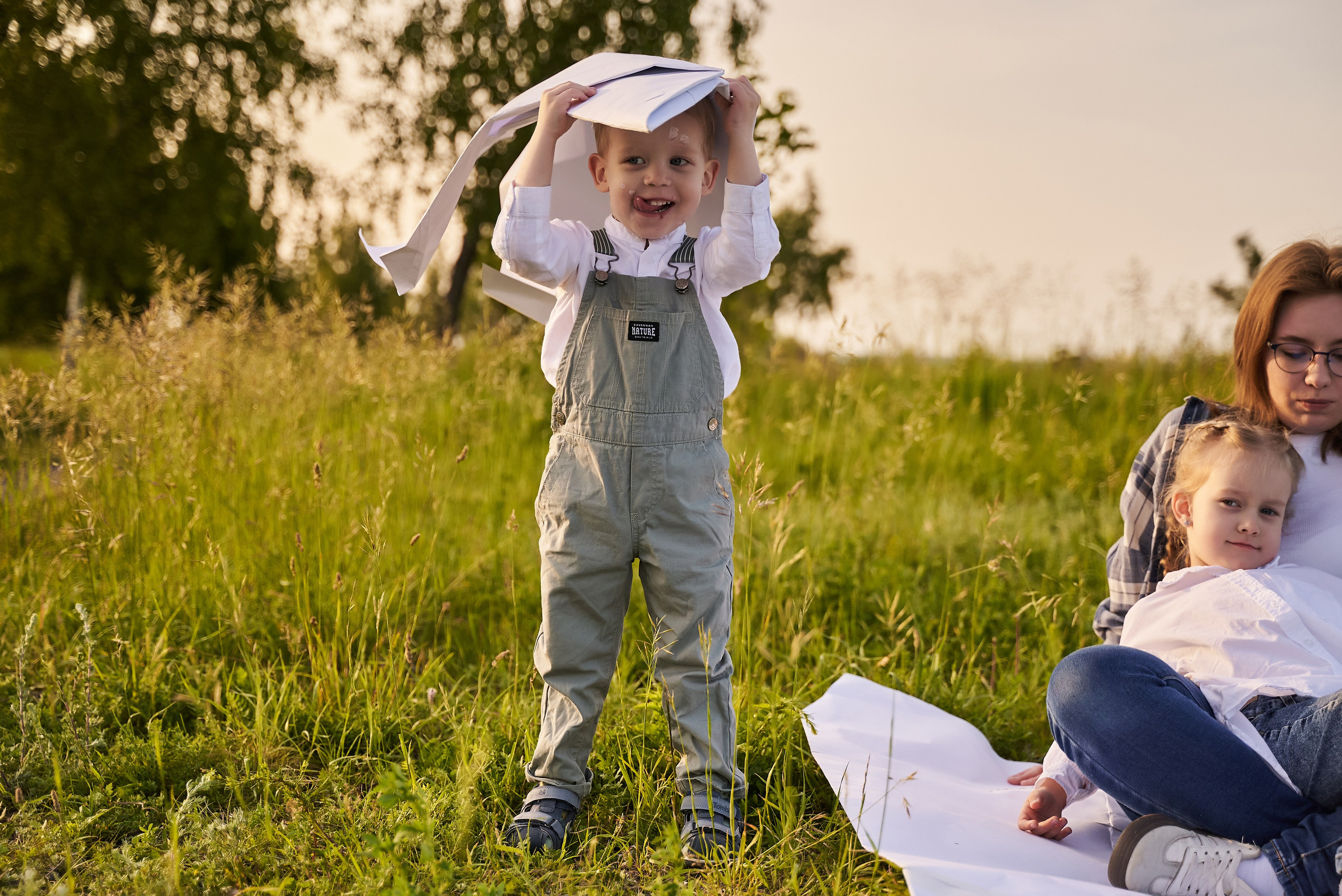 Летняя история. Бумажный самолёт. Детский и семейный фотограф Шемарова Ольга