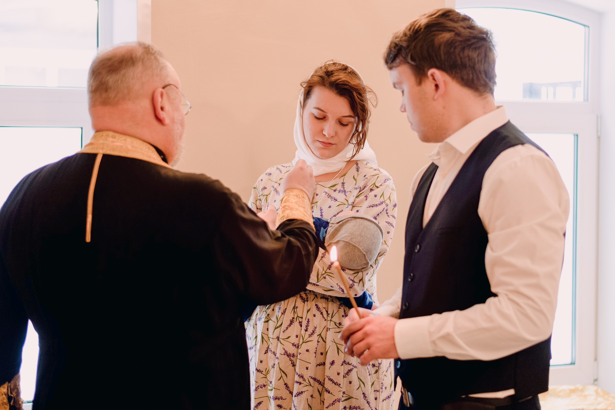 Фотосессия крещение в Москве. Свадебный фотограф в Москве Дина Виннер