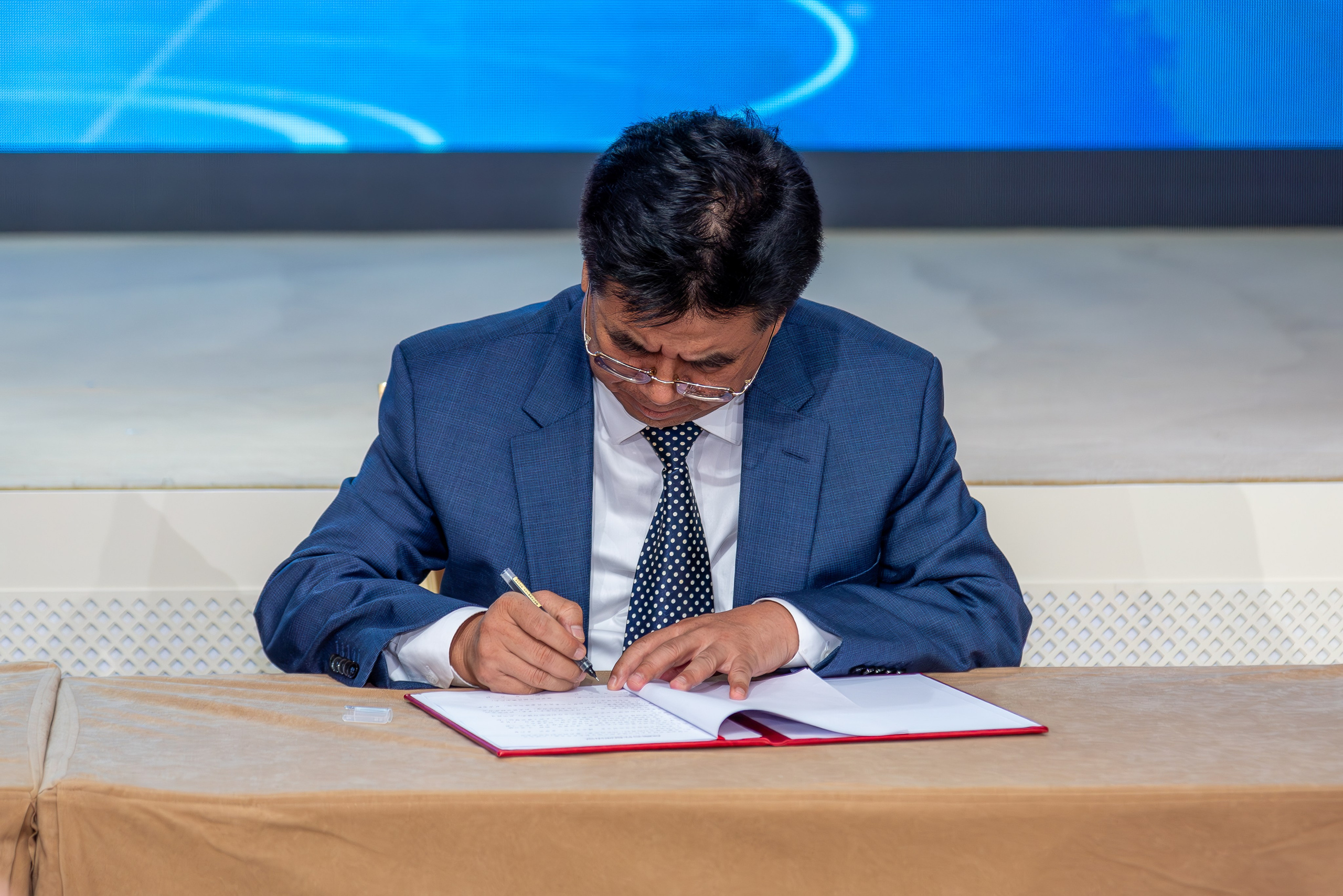 Репортажный фотограф на Бизнес Конференцию,  г.Москва,. Интерьерный & Репортажный фотограф Озеров Денис, г. Москва