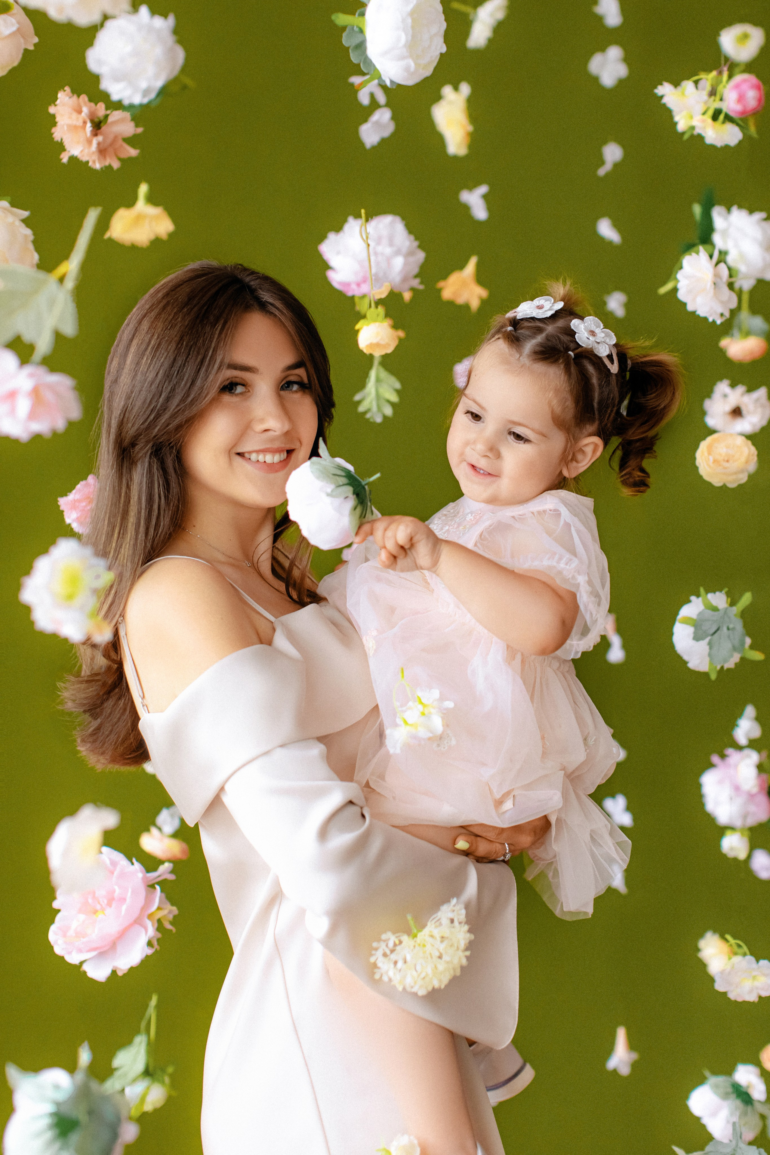 Адель Цветочная фотосессия. Фотограф в Москве Ольга Сатони