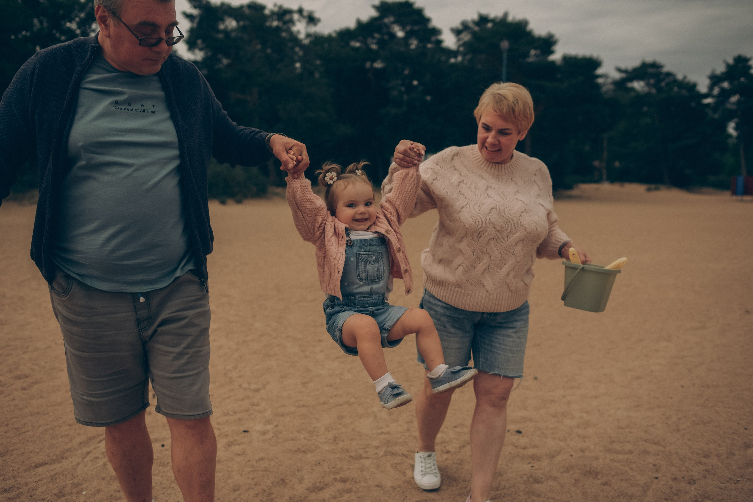 Съемка поколений на заливе. Елизавета Юлия Сергей и Ия. Семейный и свадебный фотограф в Санкт-Петербурге Яна