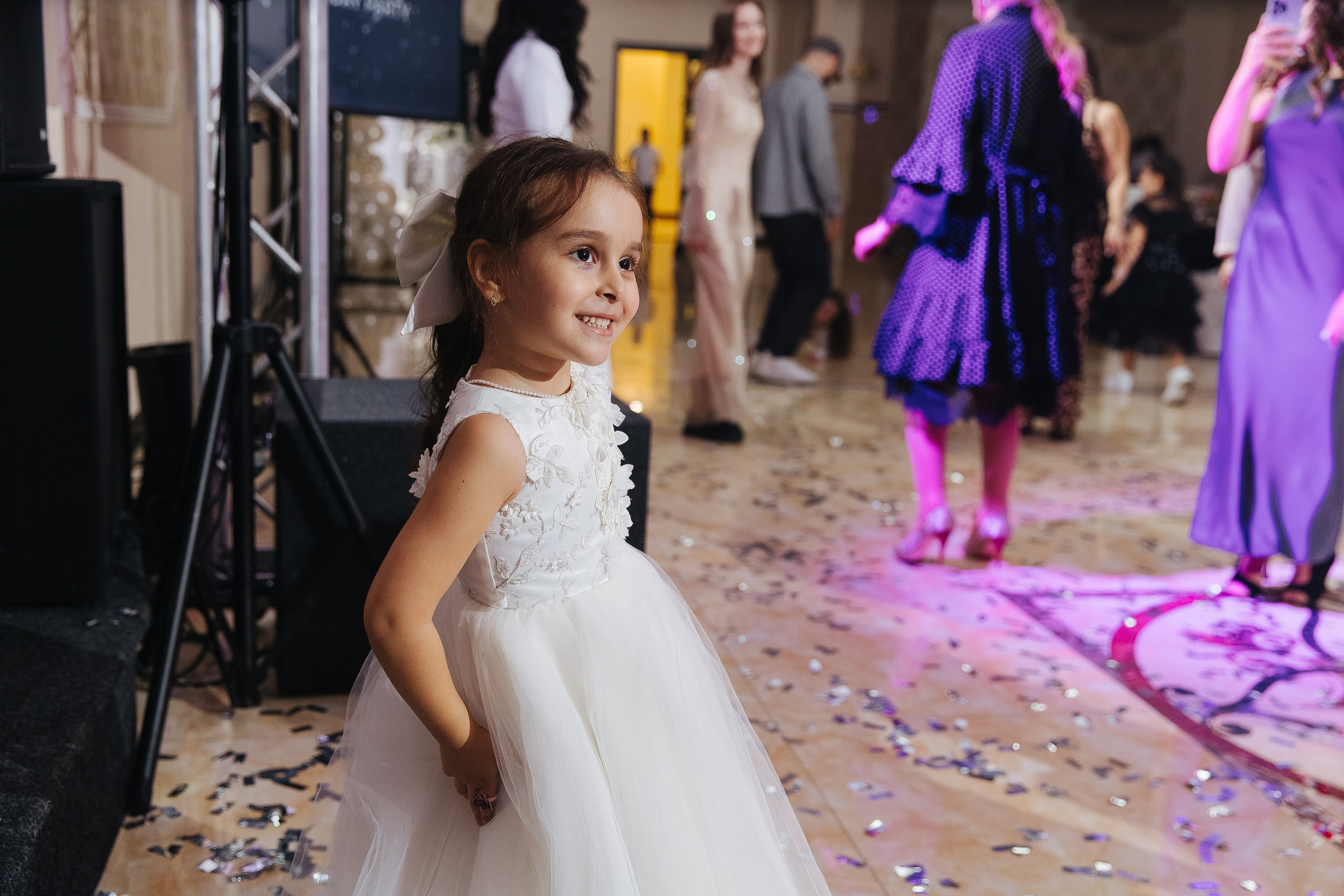 Ани и Назели. 35&5 День рождения, «Янтарь». Фотограф в Красноярске Надежда Воскресенская