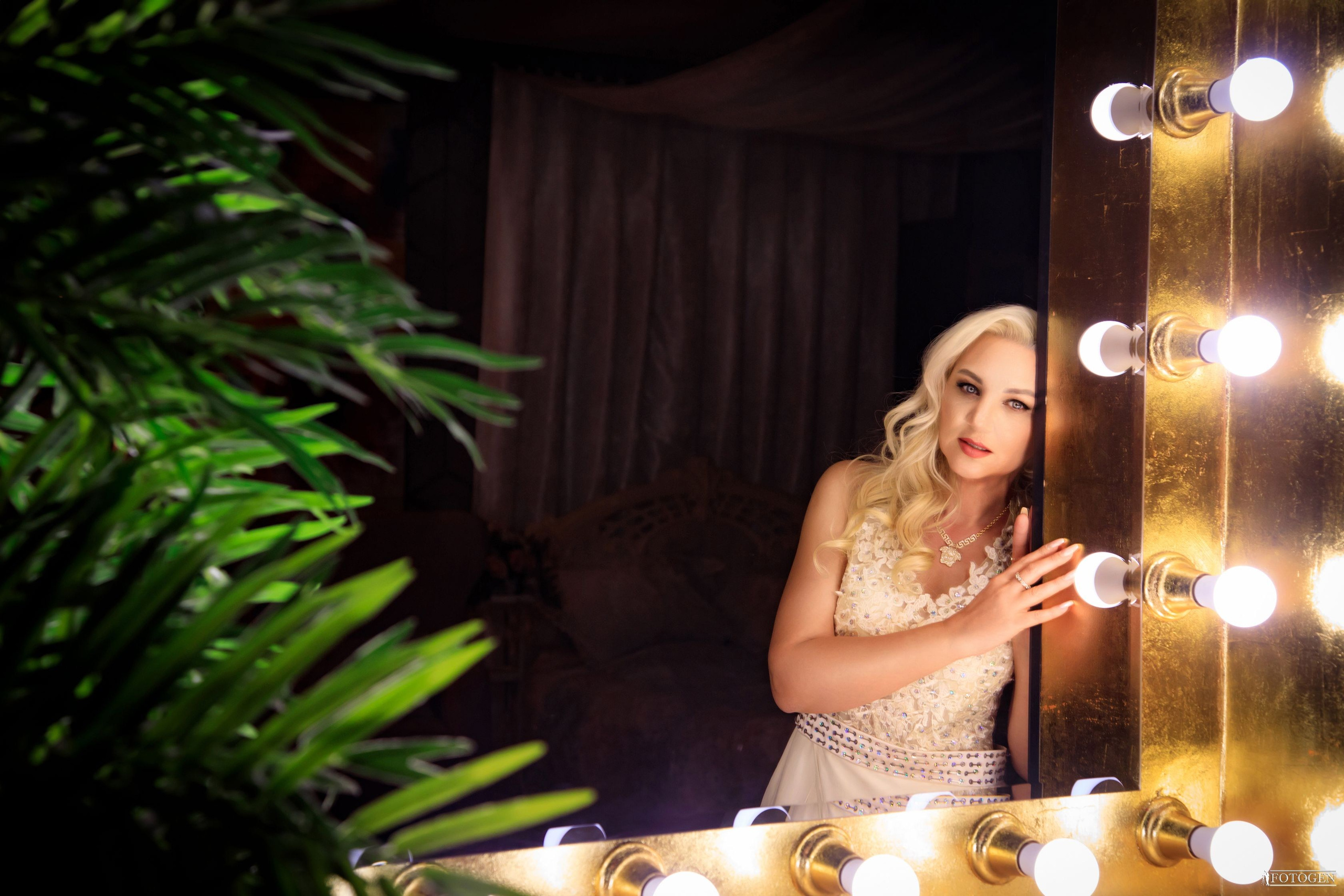 Очарование зрелости: Фотосессии в студии Fotogen. Интерьерная фотостудия FOTOGEN г. Краснодар