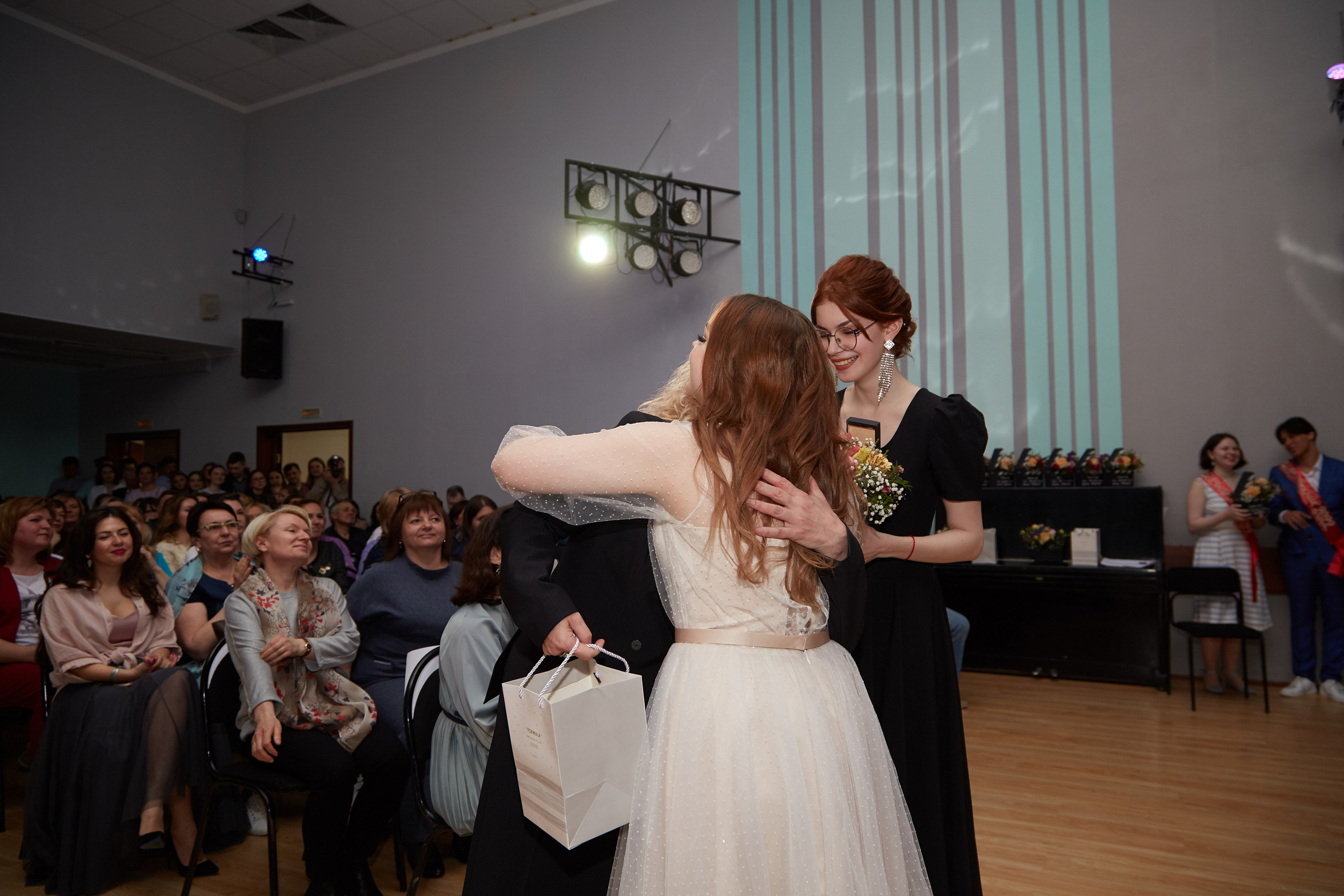 Последний звонок. Фотограф Савченко Люба. Москва