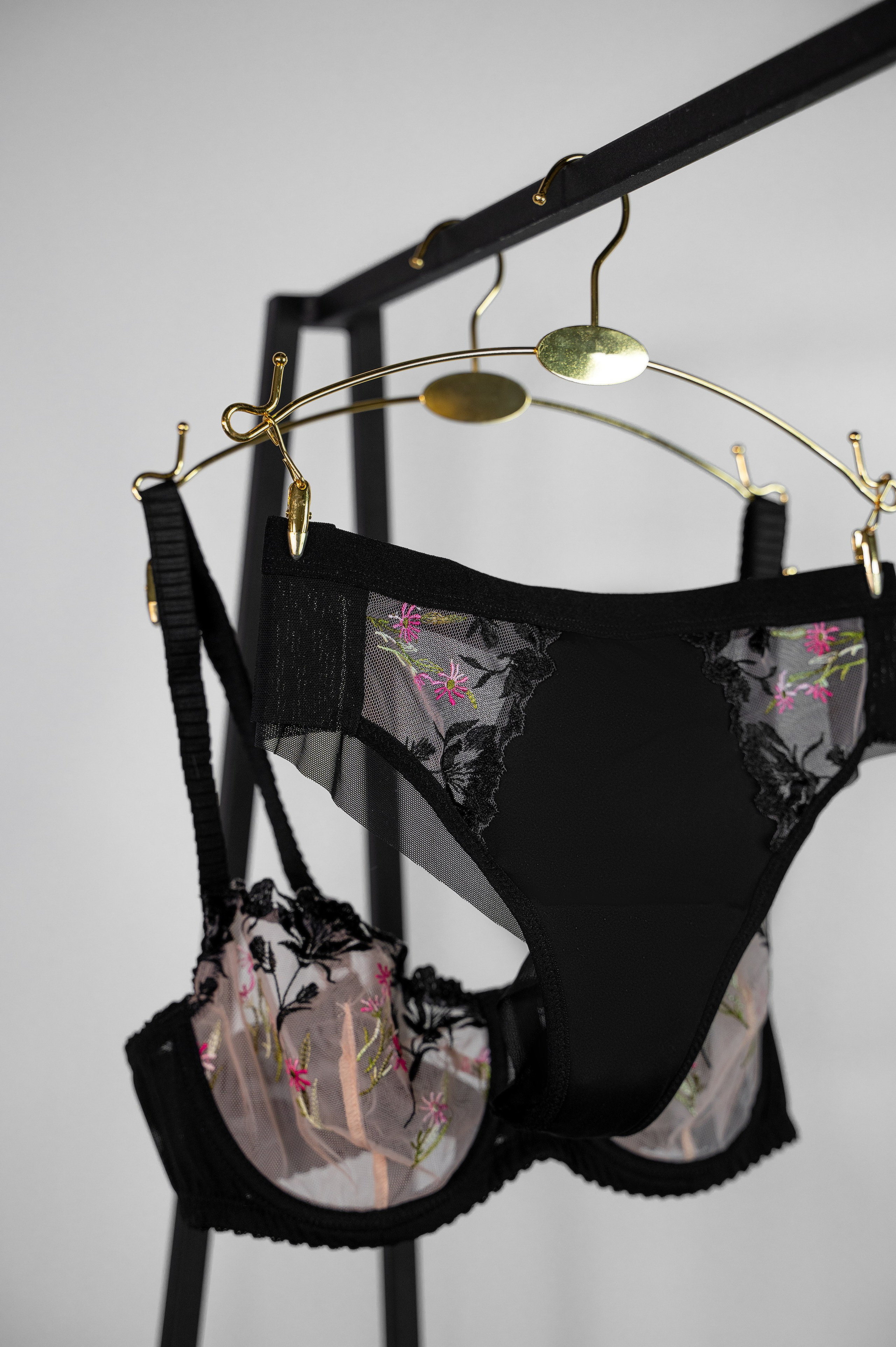 съемка для брендов. съемка для бренда нижнего белья, нижнее белье купить Минск, женско нижнее белье, бизнес, милавица, браво, белье браво, нижнее белье Минск, нижнее белье Беларусь, фотограф Минск, съемка для инстаграм, марк вормэль, красивое женское белье, кружевное белье, бюстье, трусы женские, съемка для валдбериз, wildberries, ozon, плюс сайт, ретушер Минск, смм, визуал для инстаграм, фотограф бля брендов, съемка брендов,