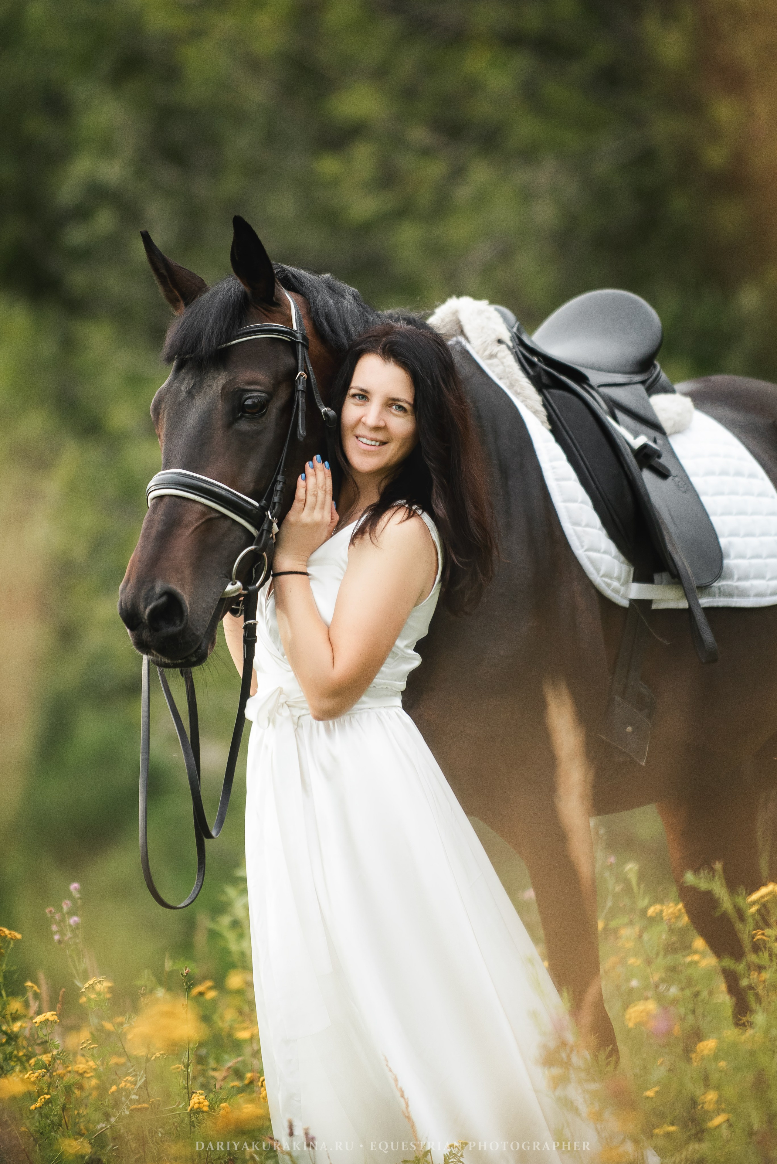 Юля и Декупаж — Поле. Конный фотограф Куракина Дарья • Фотосессии с лошадьми