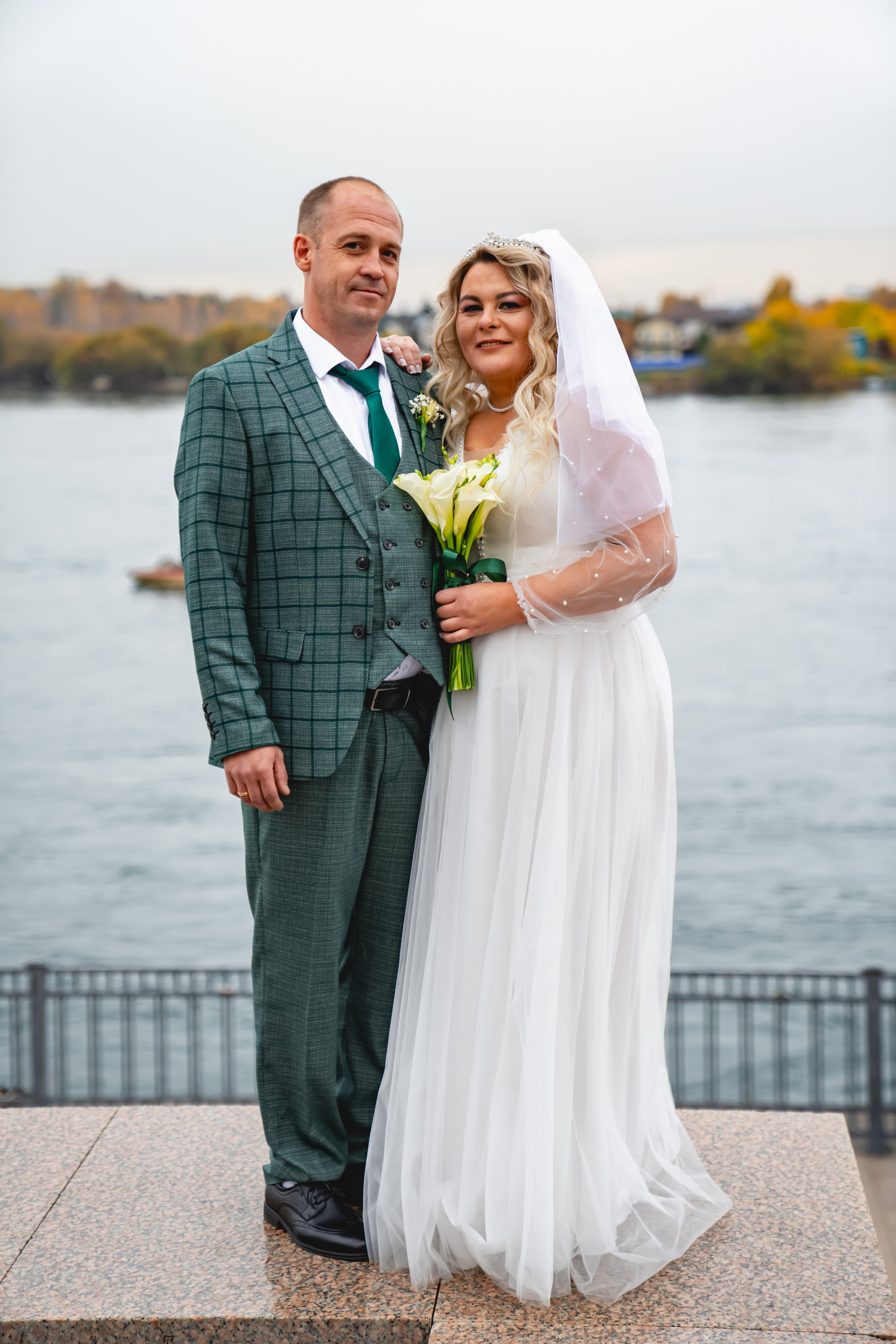 Осенняя Свадьба 2024. Занимаюсь профессиональной фотографией и живу рядом с Байкалом. Работаю в разных жанрах