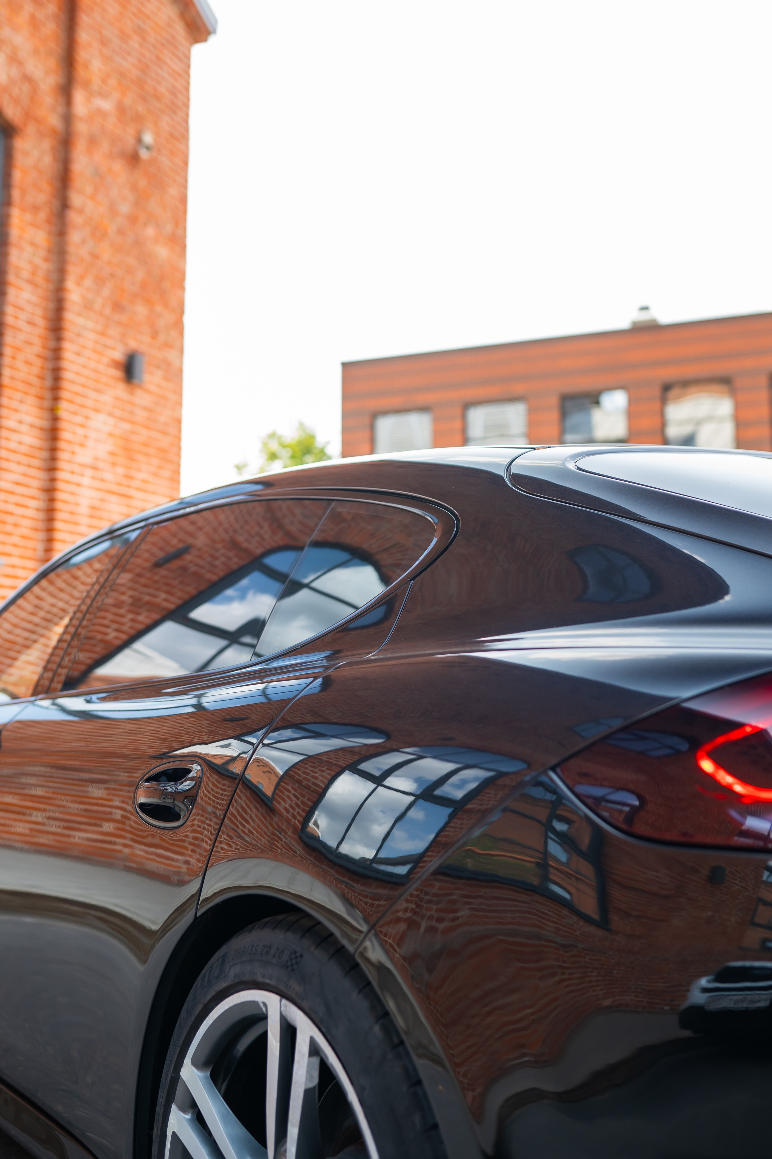 Porsche Panamera. Mirllaev