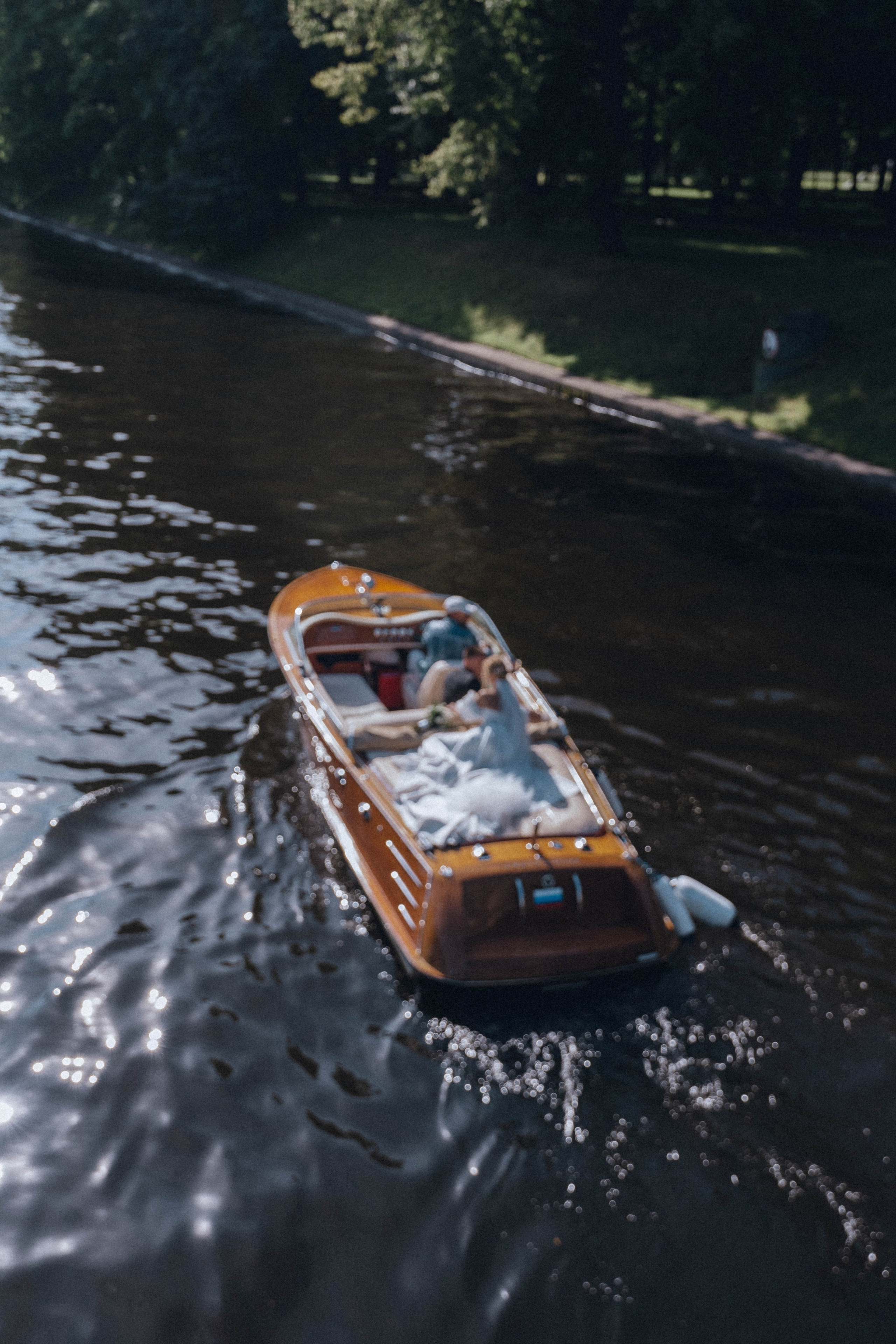 СВАДЕНБНАЯ СЬЕМКА НА КАТЕРЕ ПО КАНАЛАМ САНКТ-ПЕТЕРБУРГА И В АКВАТОРИИ НЕВЫ. Профессиональный фотограф, Санкт-Петербург — Виктория Богомолова