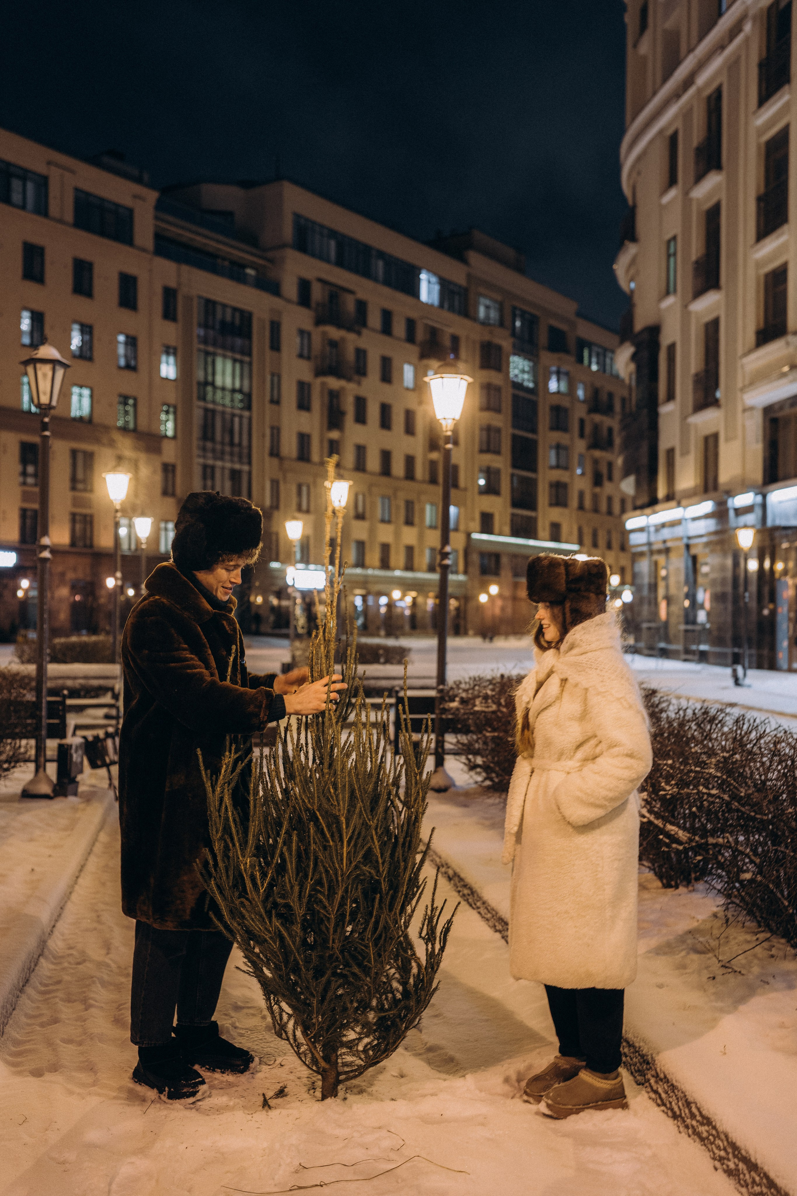 НОВОГОДНЯЯ ПРОГУЛКА ПАРЫ ПО ЧЕРНЫШЕВСКОЙ ПЕРЕД НОВЫМ ГОДОМ. Профессиональный фотограф, Санкт-Петербург — Виктория Богомолова