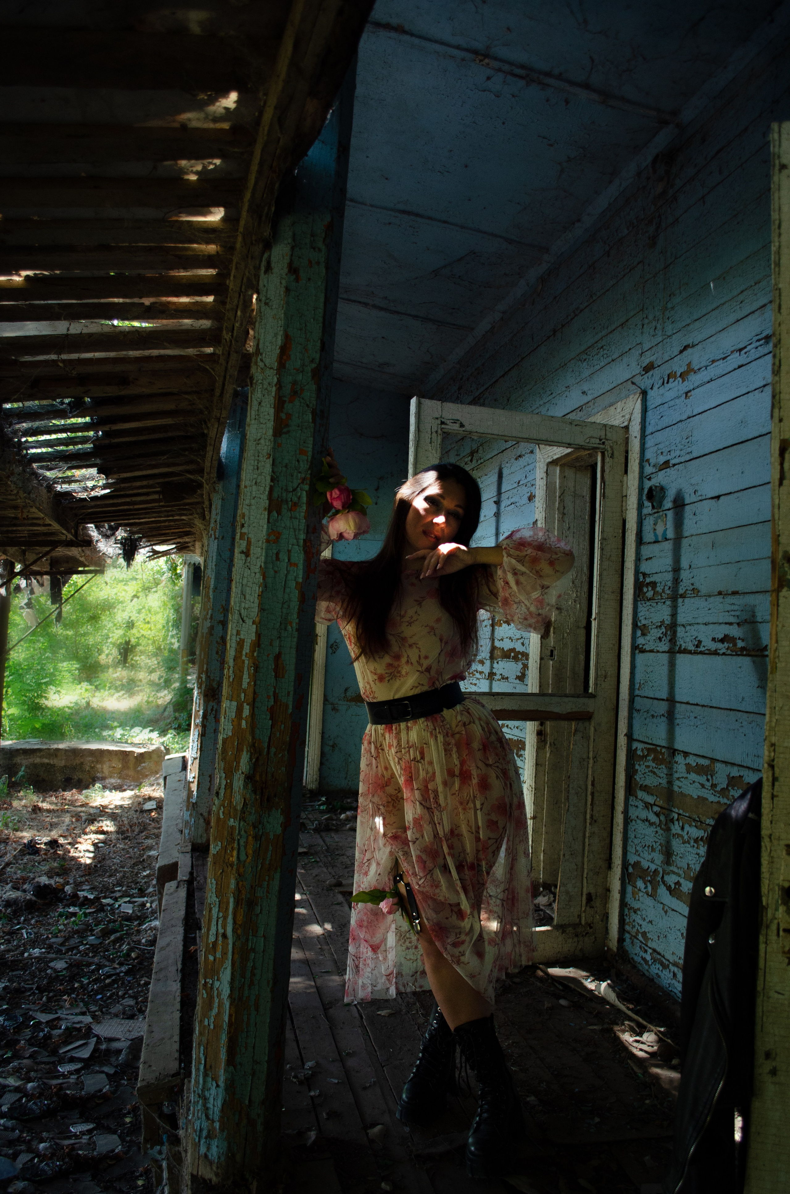 Ирина. Заброшке в стиле Voque. Портретный фотограф в Краснодаре Юлия Кудряшова