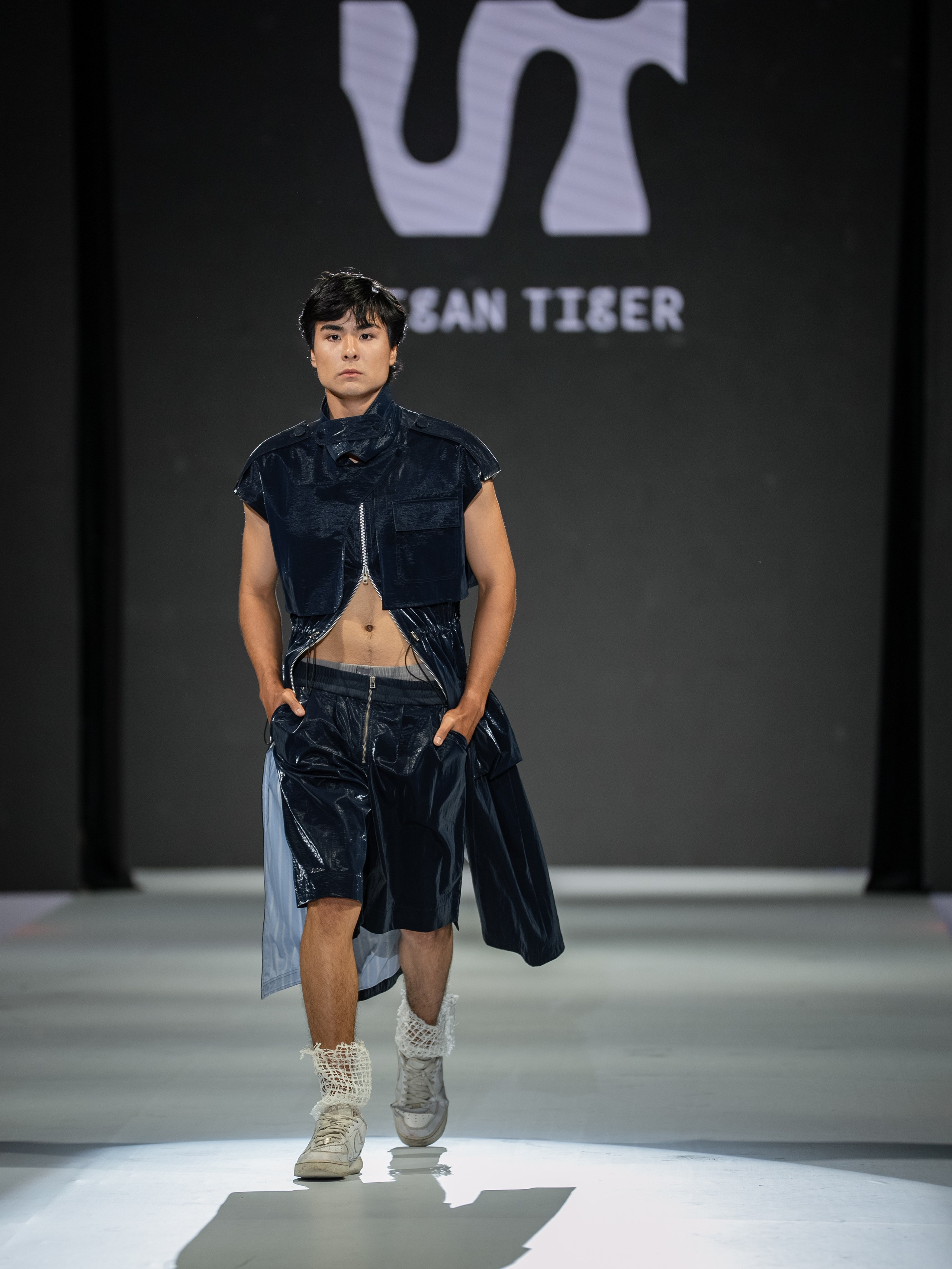 EURASIAN FASHION WEEK Vegan Tiger. Сайт Алматинского НЮ АРТ, будуар и фэшн фотографа Дениса Карпенко
