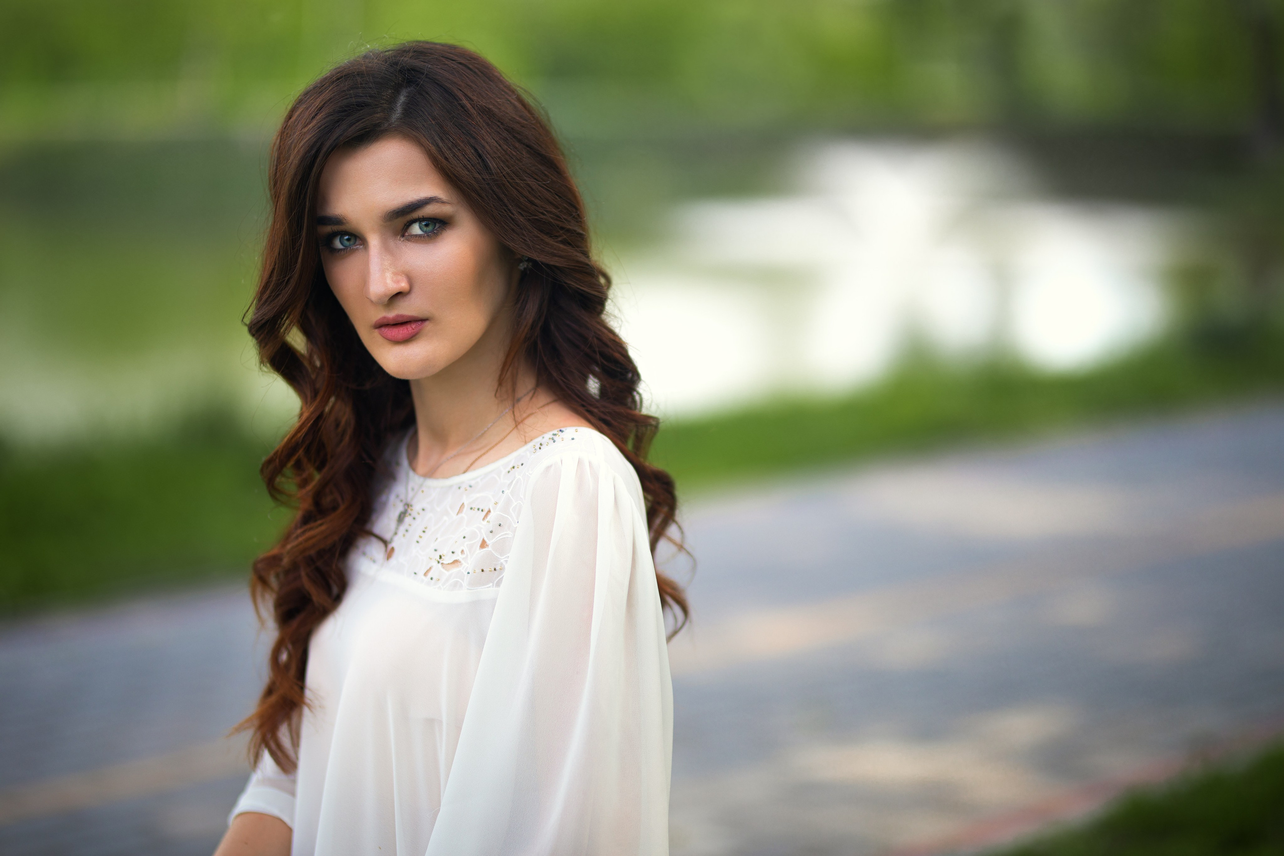 Съемка с Анастасией в кустах сирени в формате для «себя»