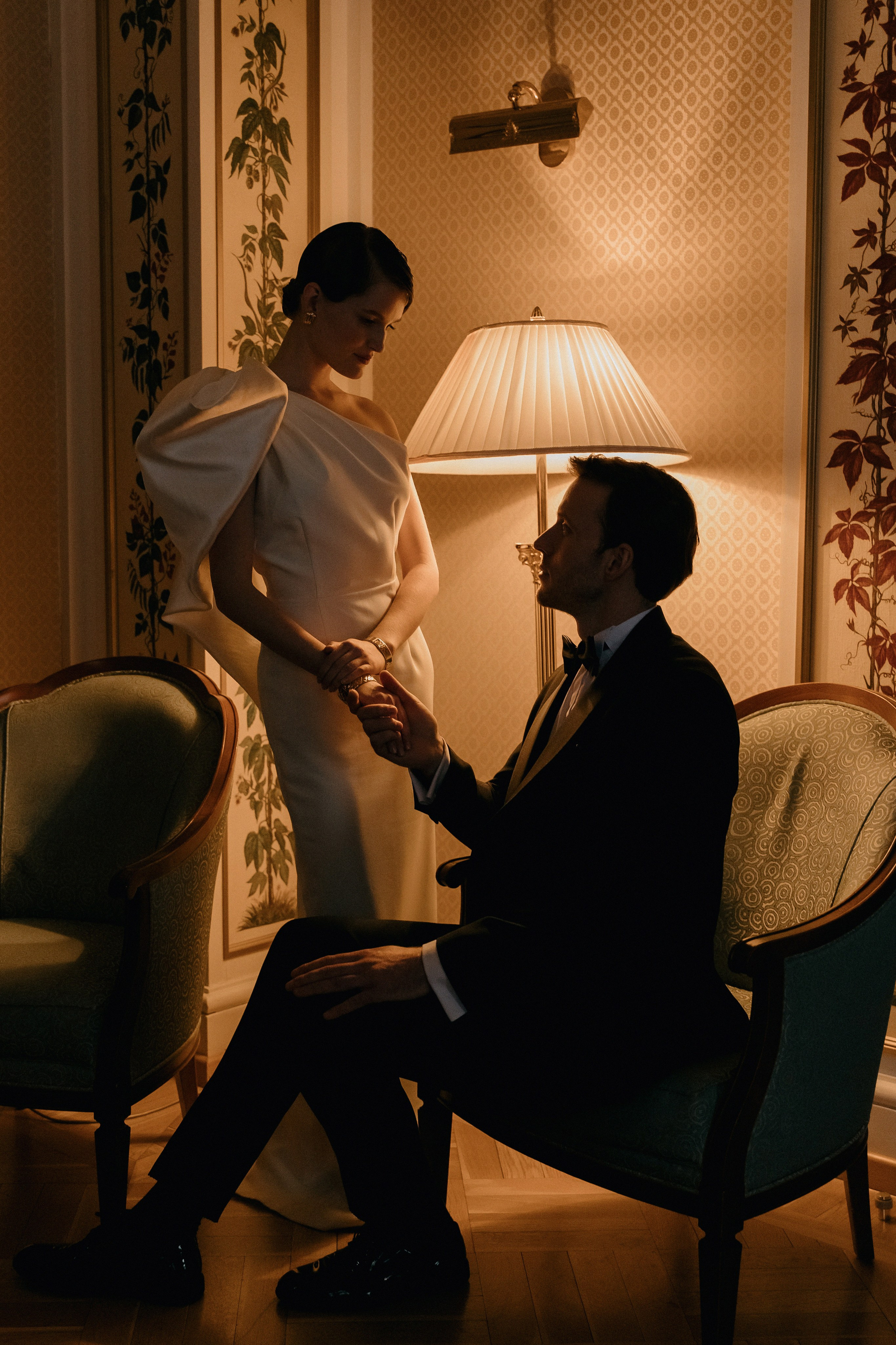 Свадебная фотосессия в гостинице Ленинградская. Свадебный фотограф Москва