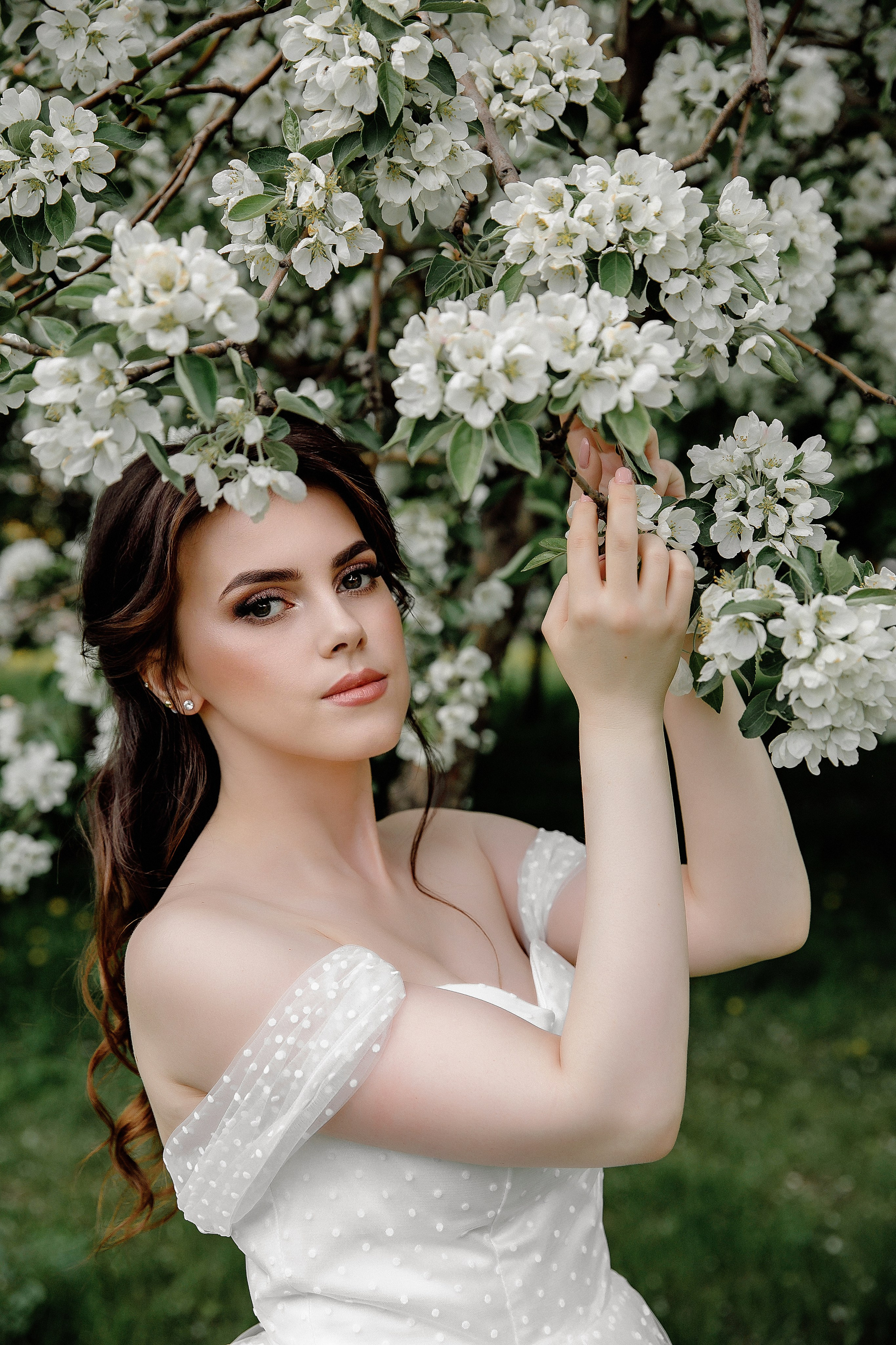 Фотосессия в яблонях. Свадебный фотограф в новокузнецке