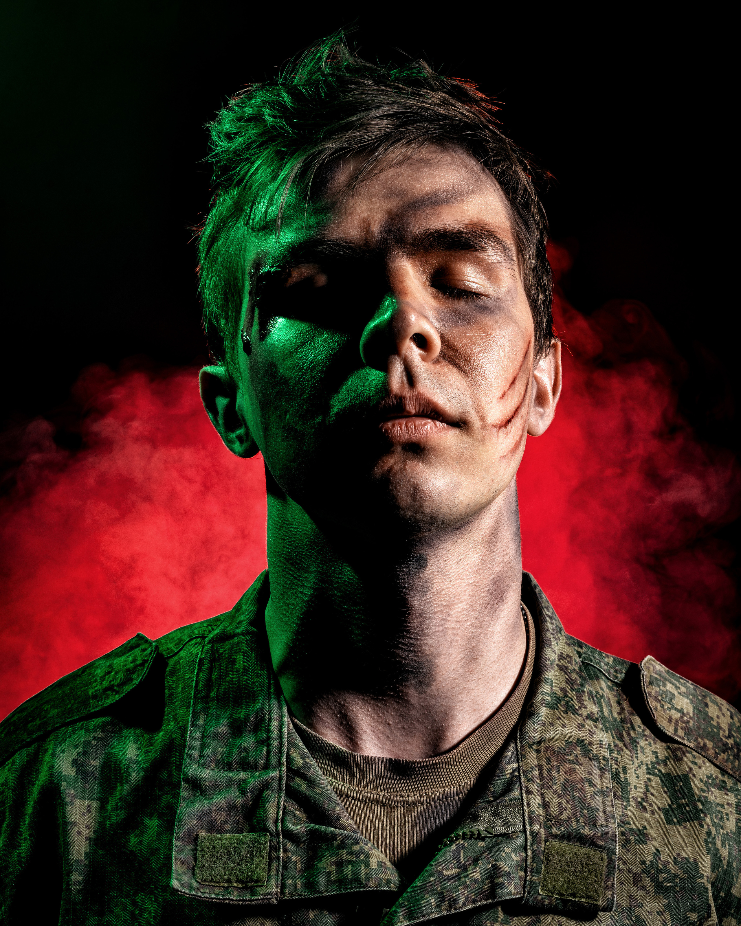 Фотосессия в образе военного. Фото Синицын Егор