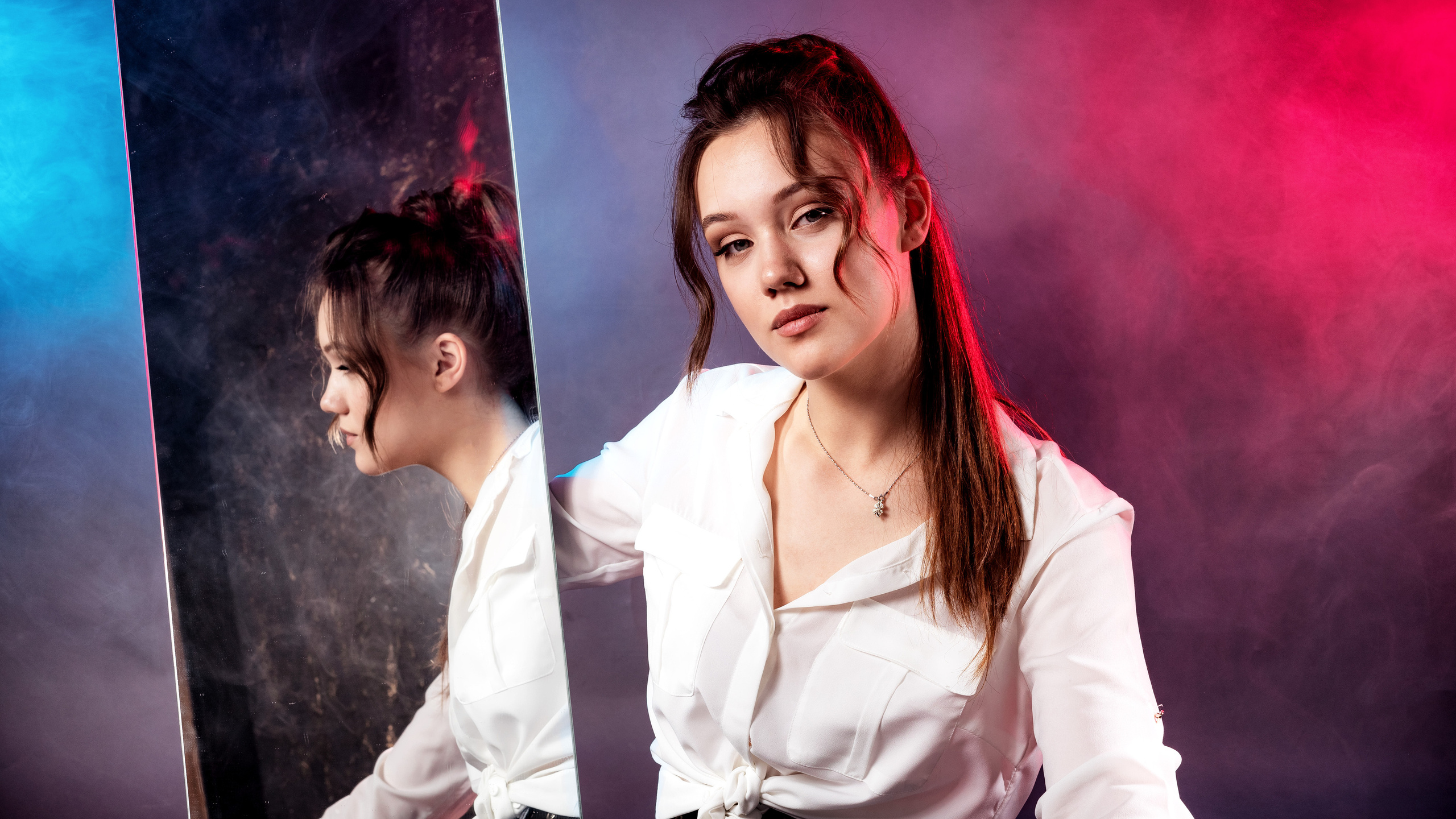 Фотосессия с зеркалом в студии