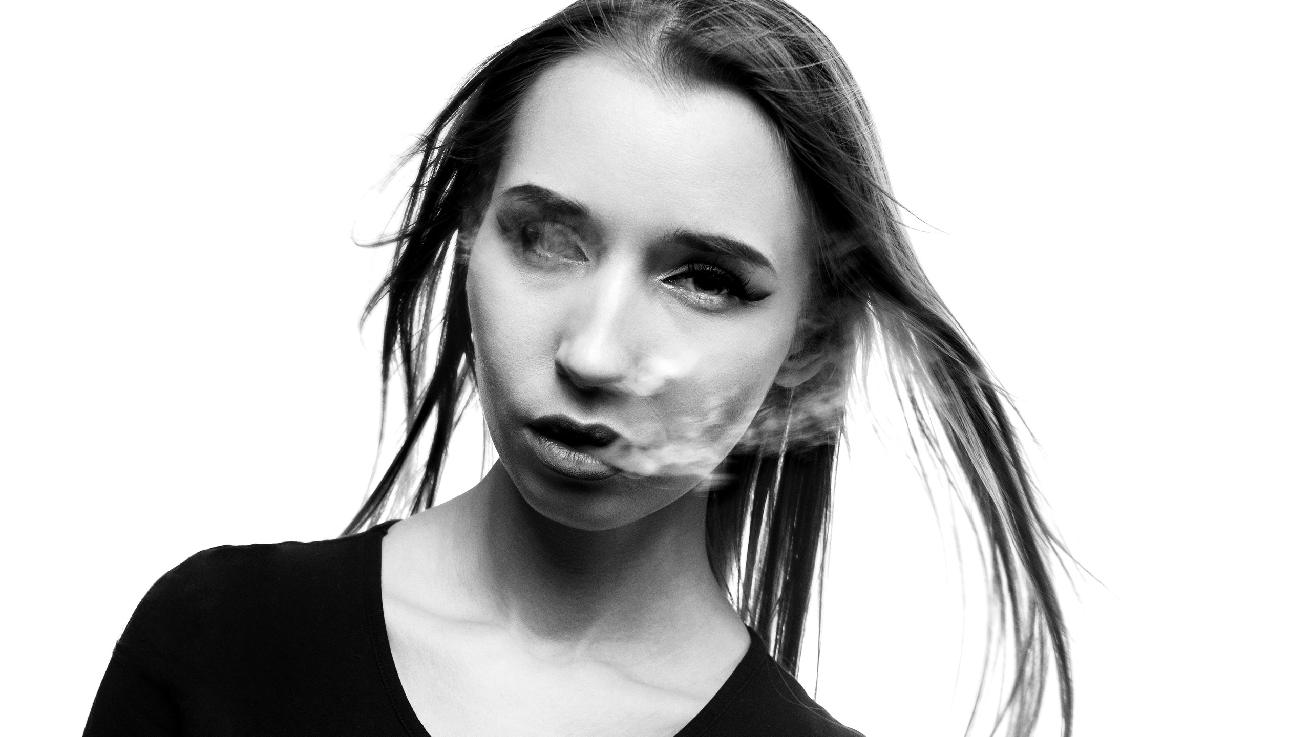 Съемка девушки с дымом. Фотограф Синицын Егор