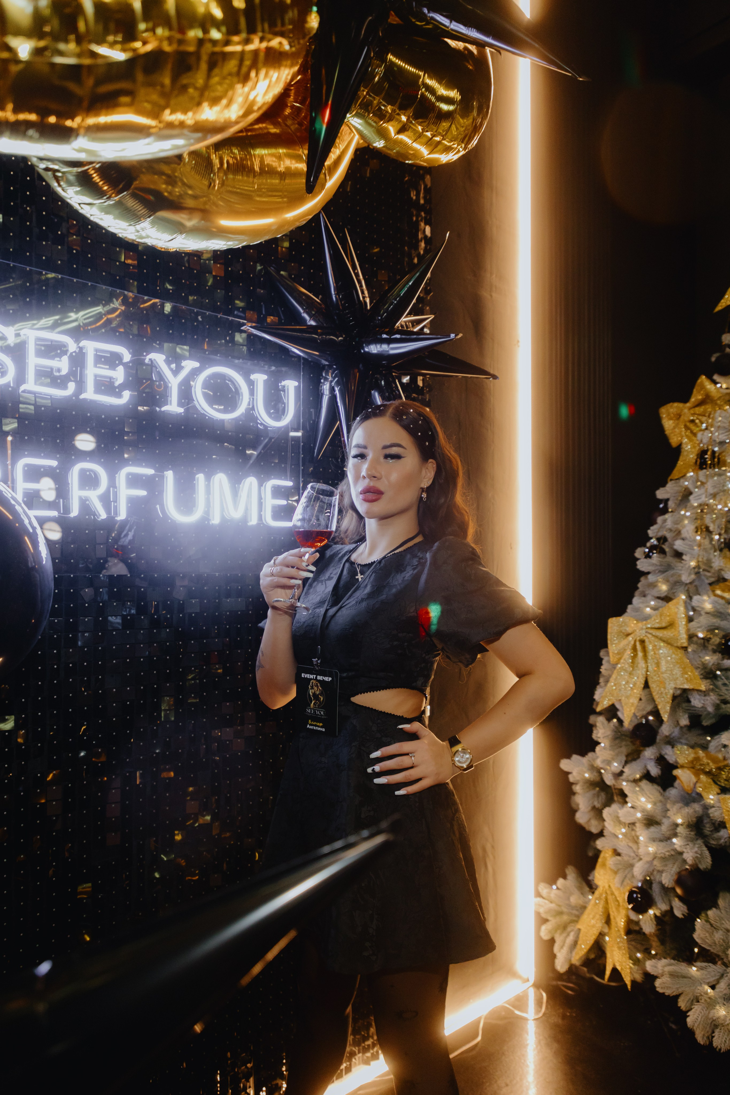 See `You Perfume. Фотограф в Москве и Санкт-Петербурге Дарина