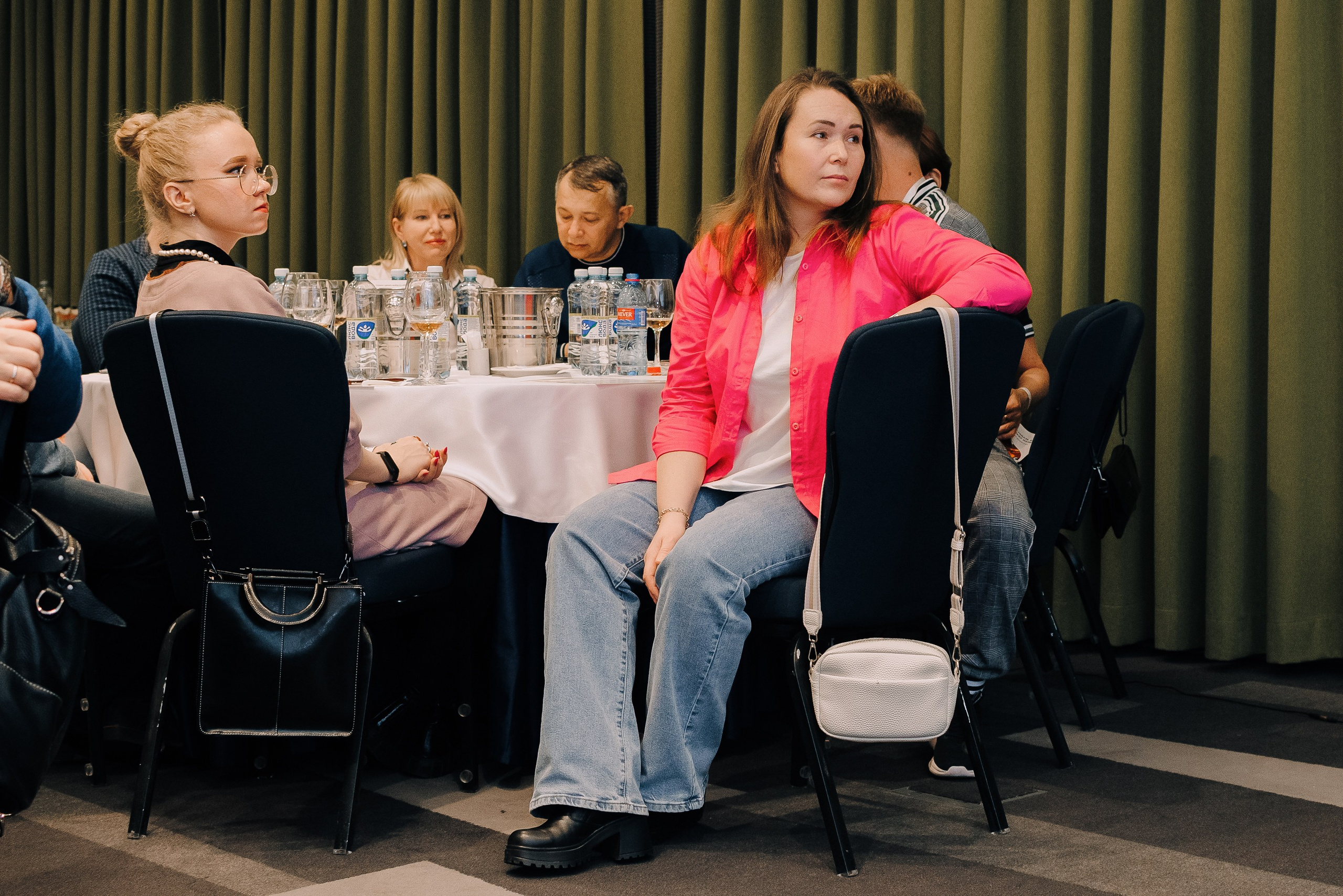 ФЕСТИВАЛЬ ВИНА И КРЕПКИХ НАПИТКОВ МАВТ-ВИНОТЕКА. Репортажный фотограф Зуев Роман г. Челябинск