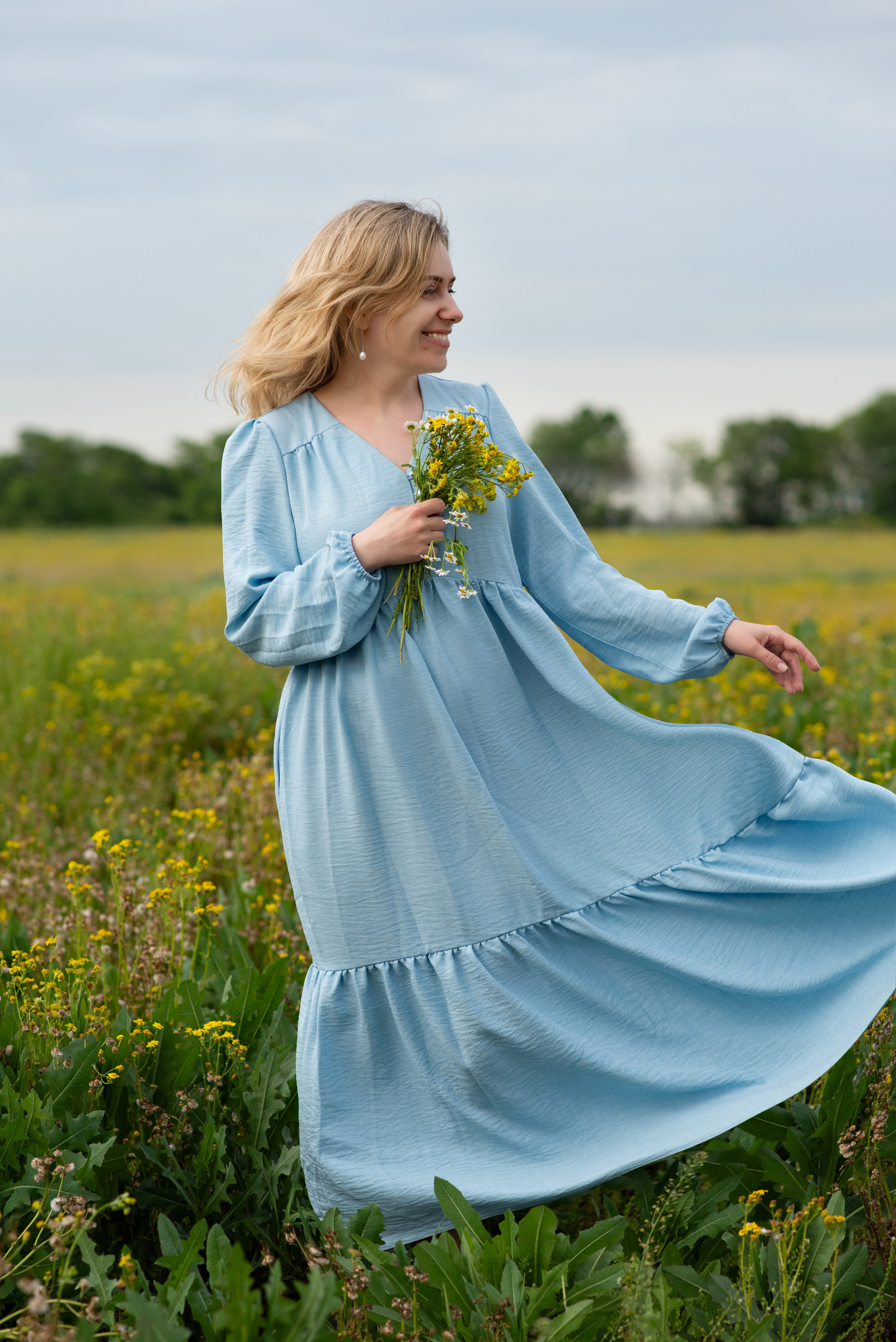 Надя и Яна в рапсовом поле. Фотограф в Краснодаре Анна Карелина