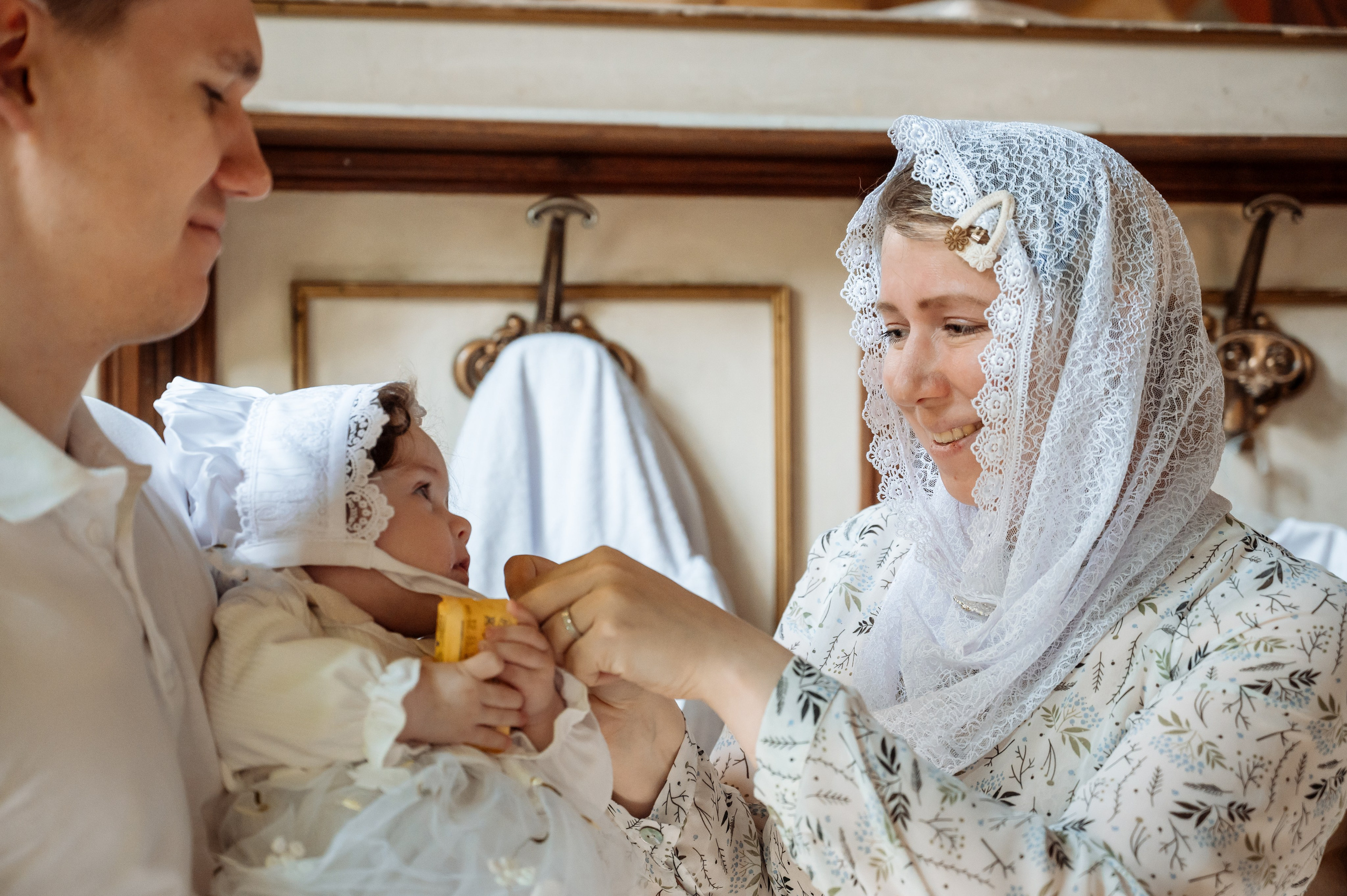 Фотосъёмка крещения. Анастасия Петрович фотограф, фотокорреспондент в Москве и Санкт-Петербурге. Фотосъёмка репортажа, мероприятия, корпоративная съёмка, контент
