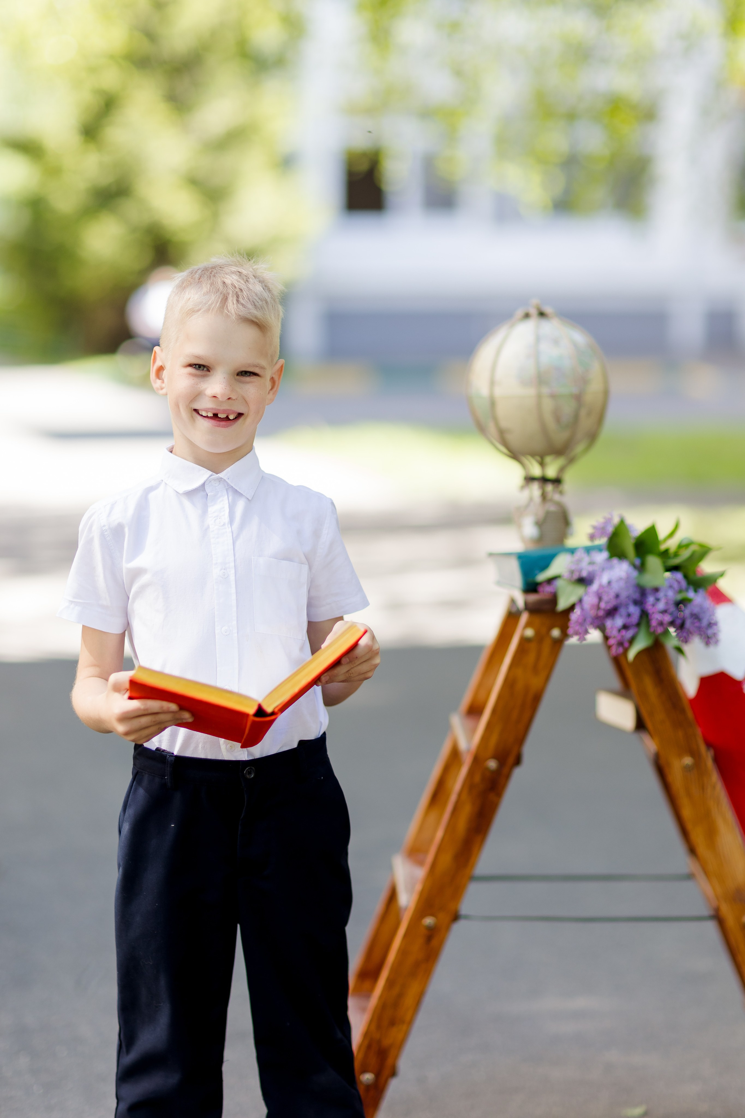 Весенняя съемка в начальной школе для первоклашек. Выпускные альбомы в Зеленограде и Москве
