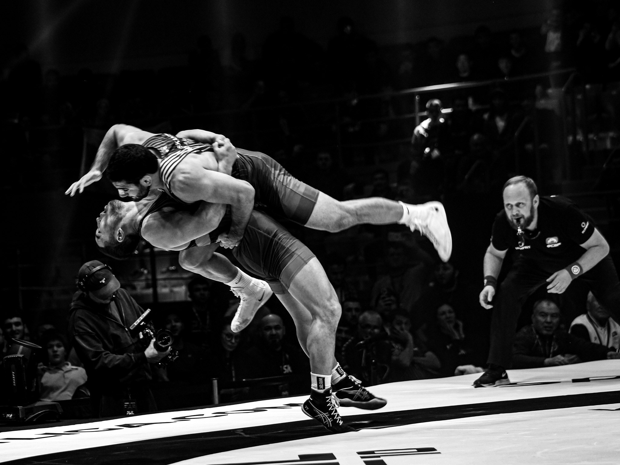 «Спорт через объектив: история в каждом снимке!»